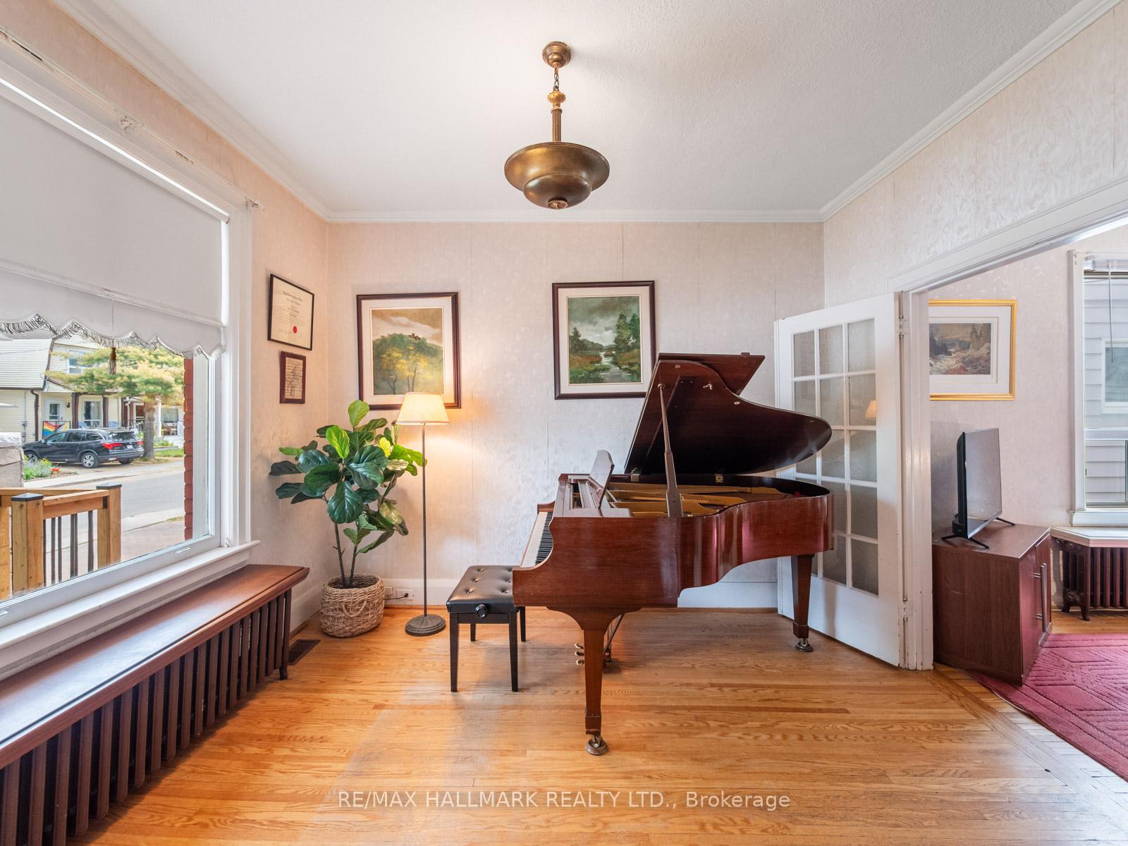 326 Cedarvale Avenue, Toronto E03 — photo 3 of 5