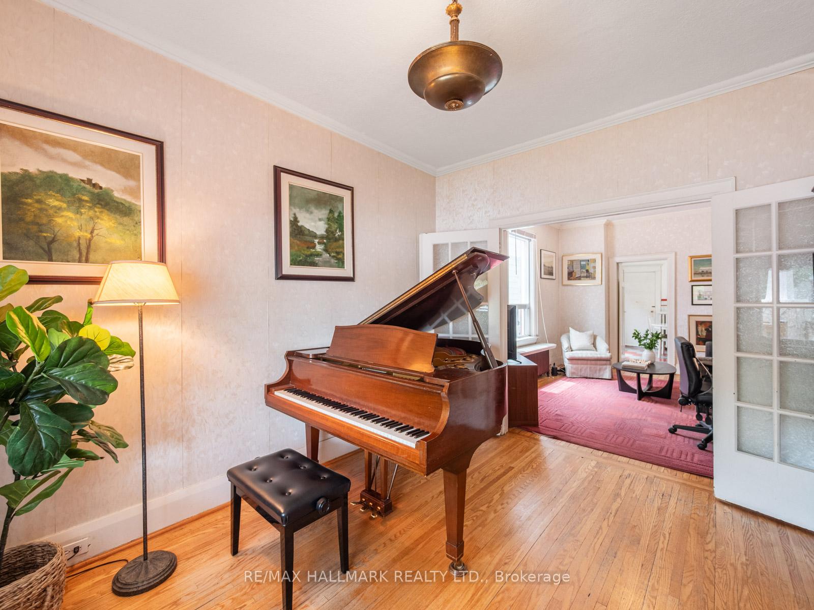 326 Cedarvale Avenue, Toronto E03 — photo 4 of 5