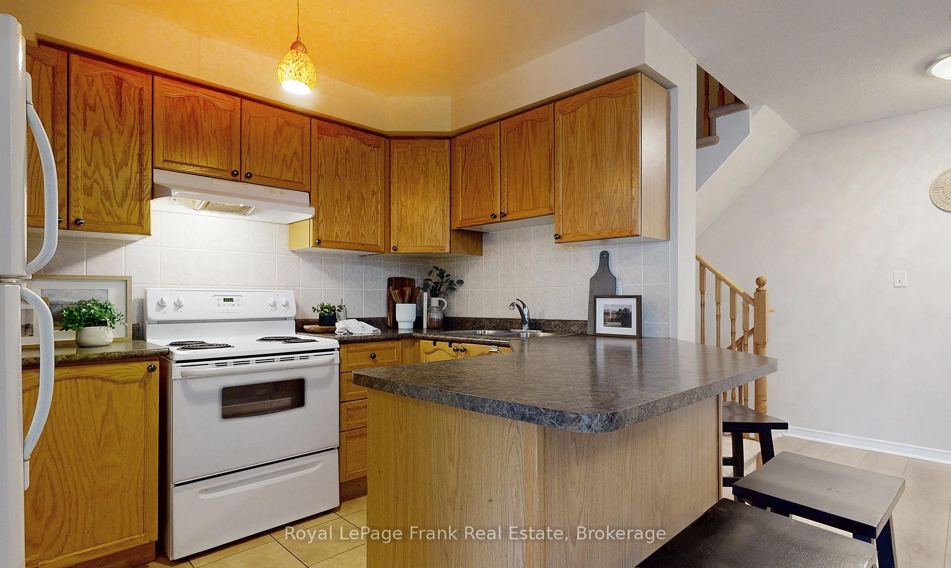 20 Cullcastle Street, Ajax — photo 2 of 5