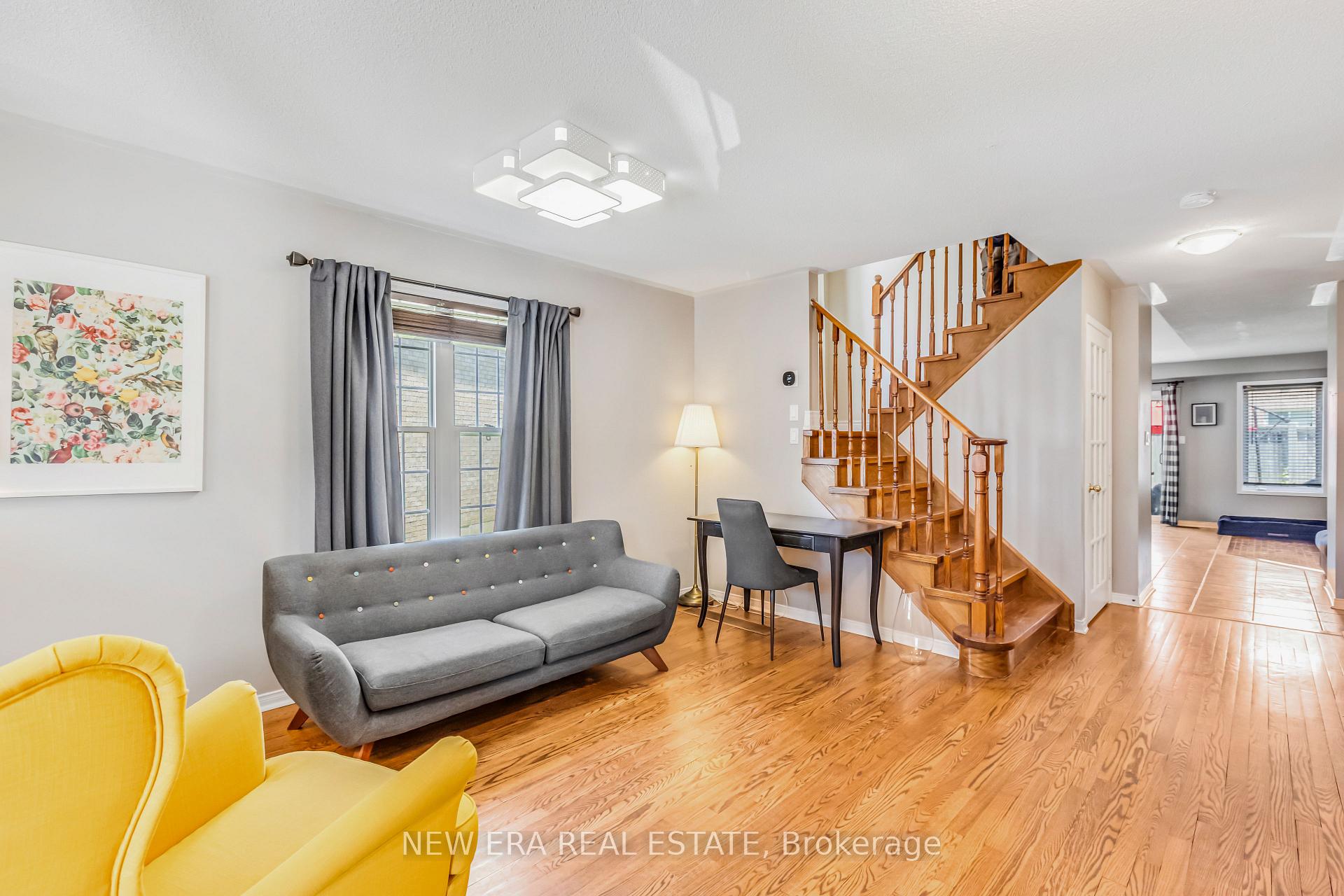 11 Warnford Circle, Ajax — photo 4 of 5