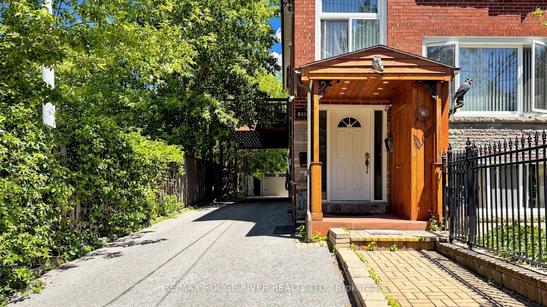 263 Oak Park Avenue, Toronto E03 — photo 3 of 5