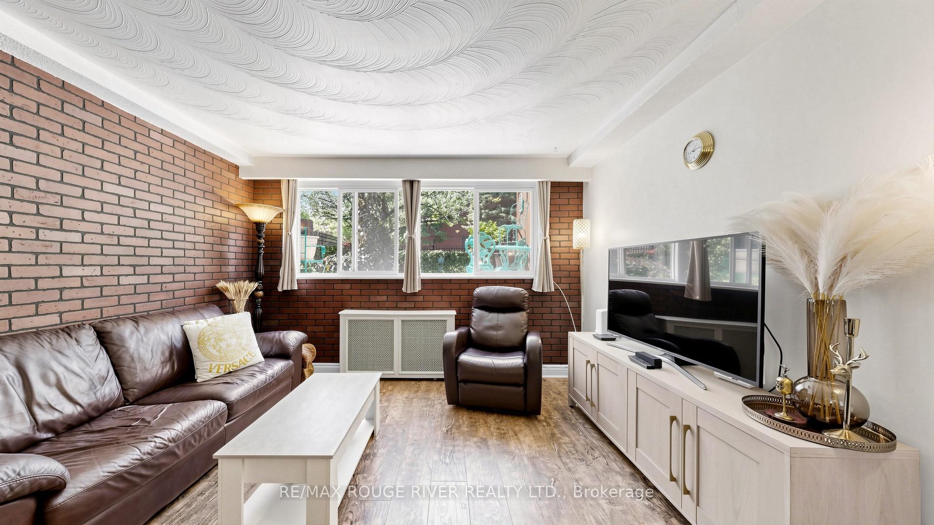 263 Oak Park Avenue, Toronto E03 — photo 5 of 5
