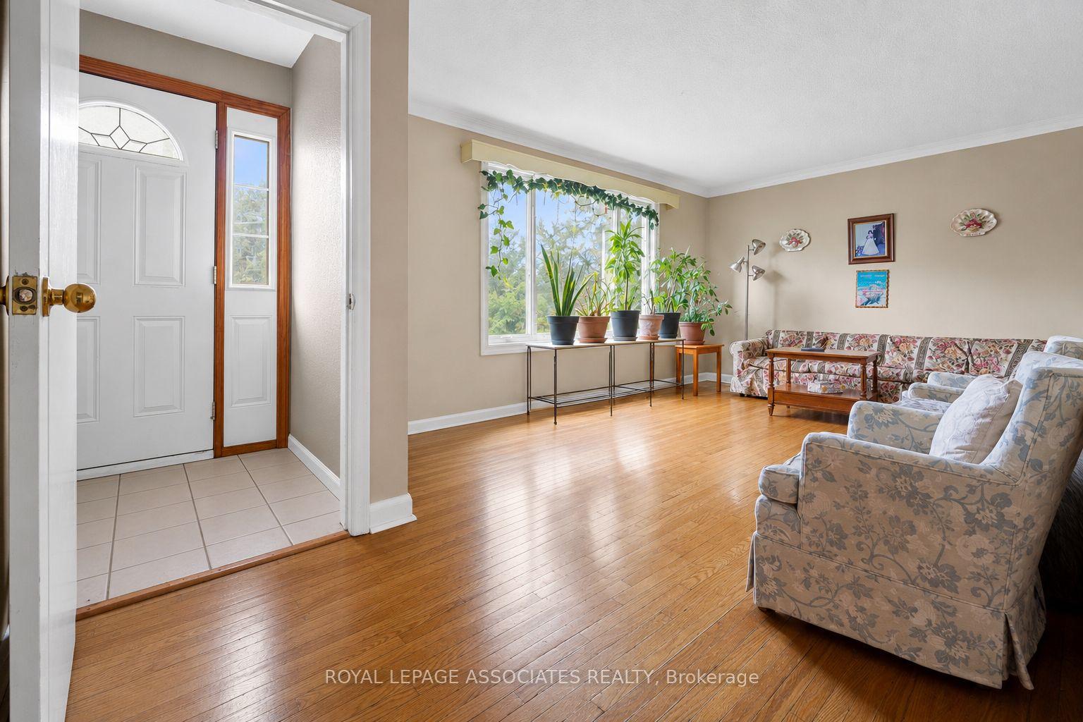 256 Ferris Road, Toronto E03 — photo 5 of 5