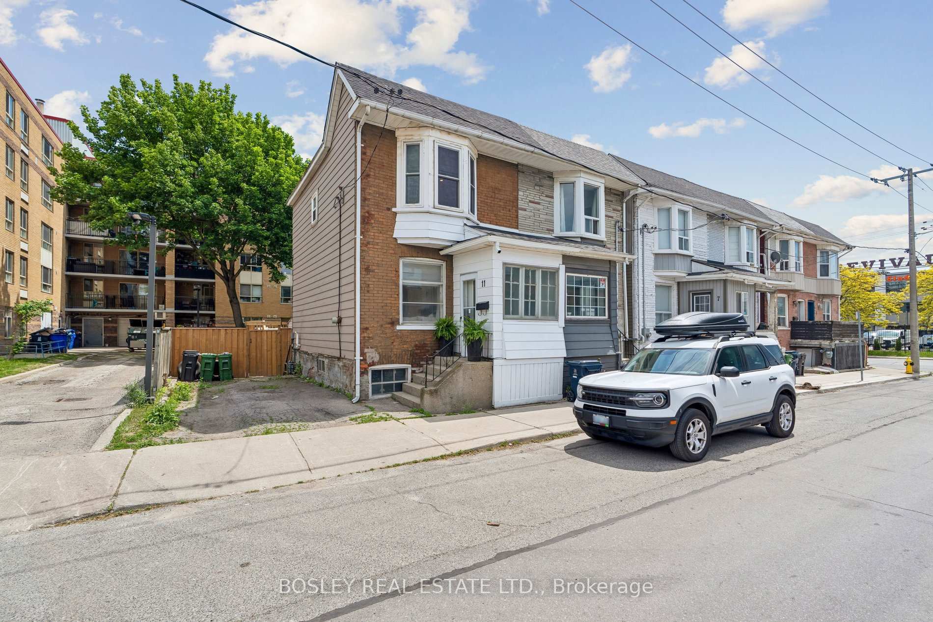 11 Pape Avenue, Toronto E01, ON M4M 2V5 — Toronto E01, Ontario