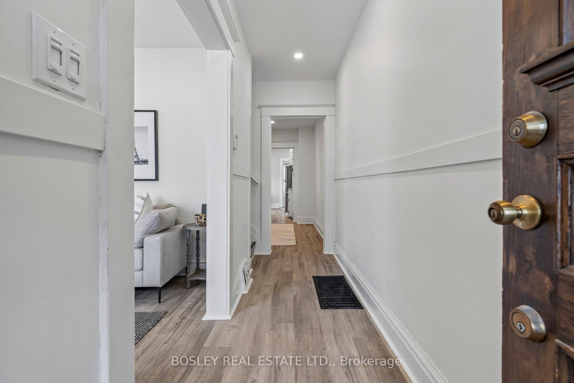 11 Pape Avenue, Toronto E01 — photo 3 of 5
