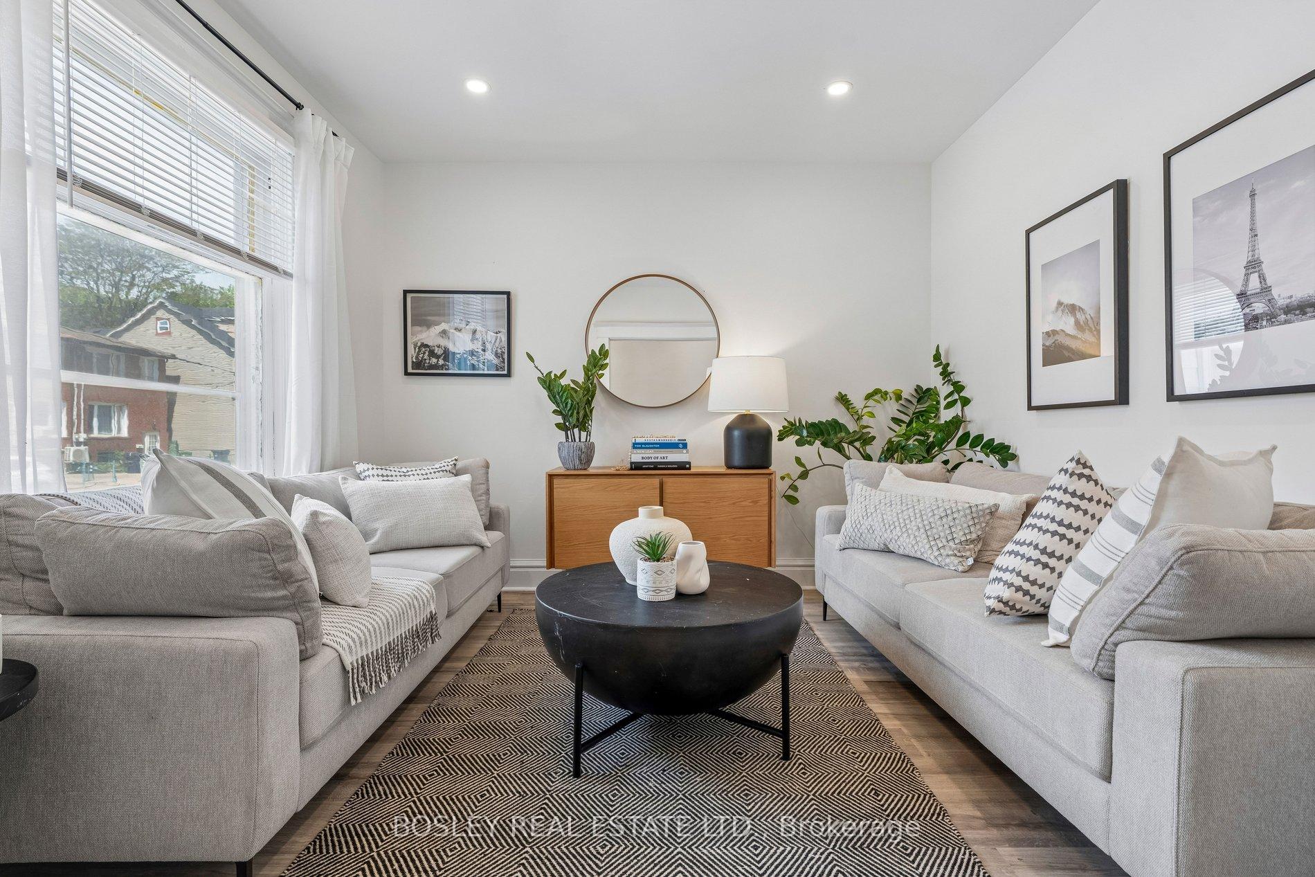 11 Pape Avenue, Toronto E01 — photo 4 of 5