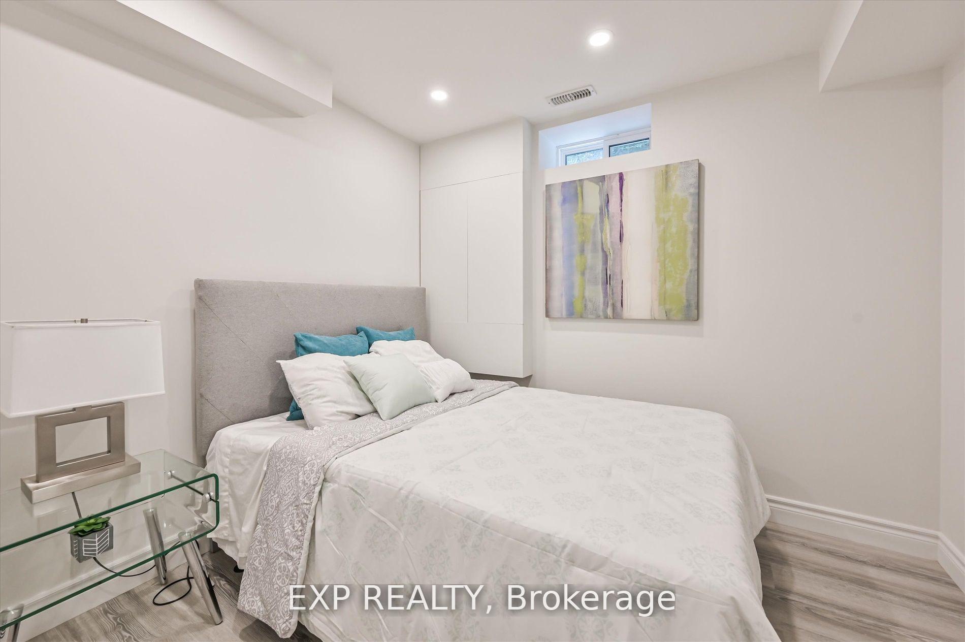 922 Logan Avenue B, Toronto E03 — photo 4 of 5