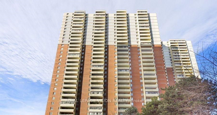 1 Massey Square 2817, Toronto E03, ON M4C 5L4 — Toronto E03, Ontario