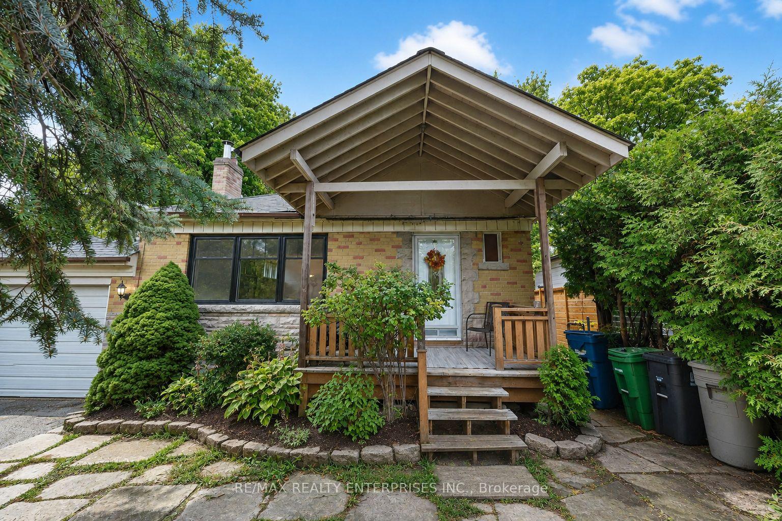 10 Colonial Avenue, Toronto E08, ON M1M 2C2