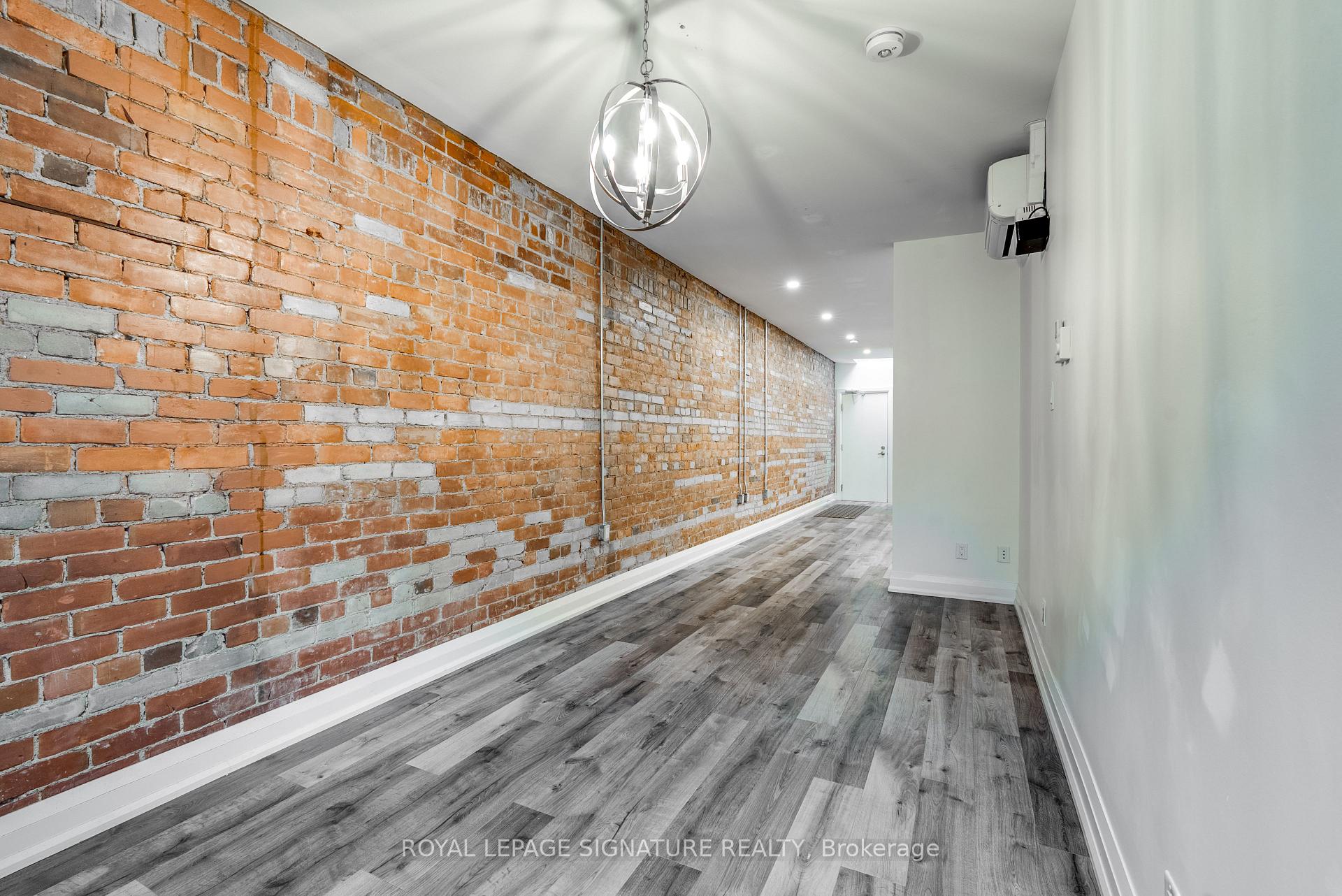 421 Danforth Avenue 2, Toronto E01 — photo 3 of 5