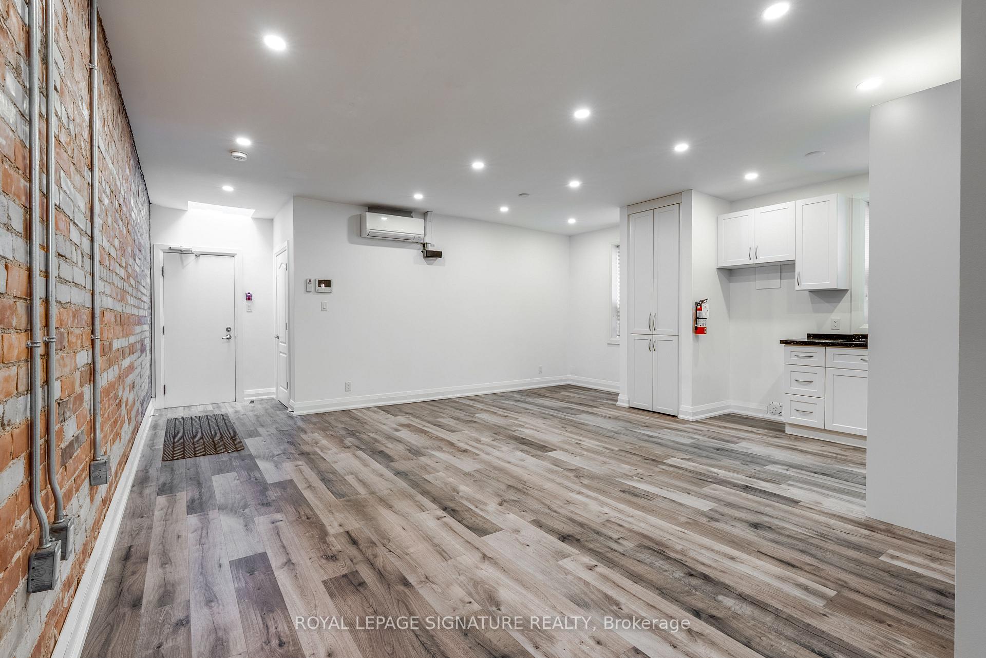 421 Danforth Avenue 2, Toronto E01 — photo 4 of 5
