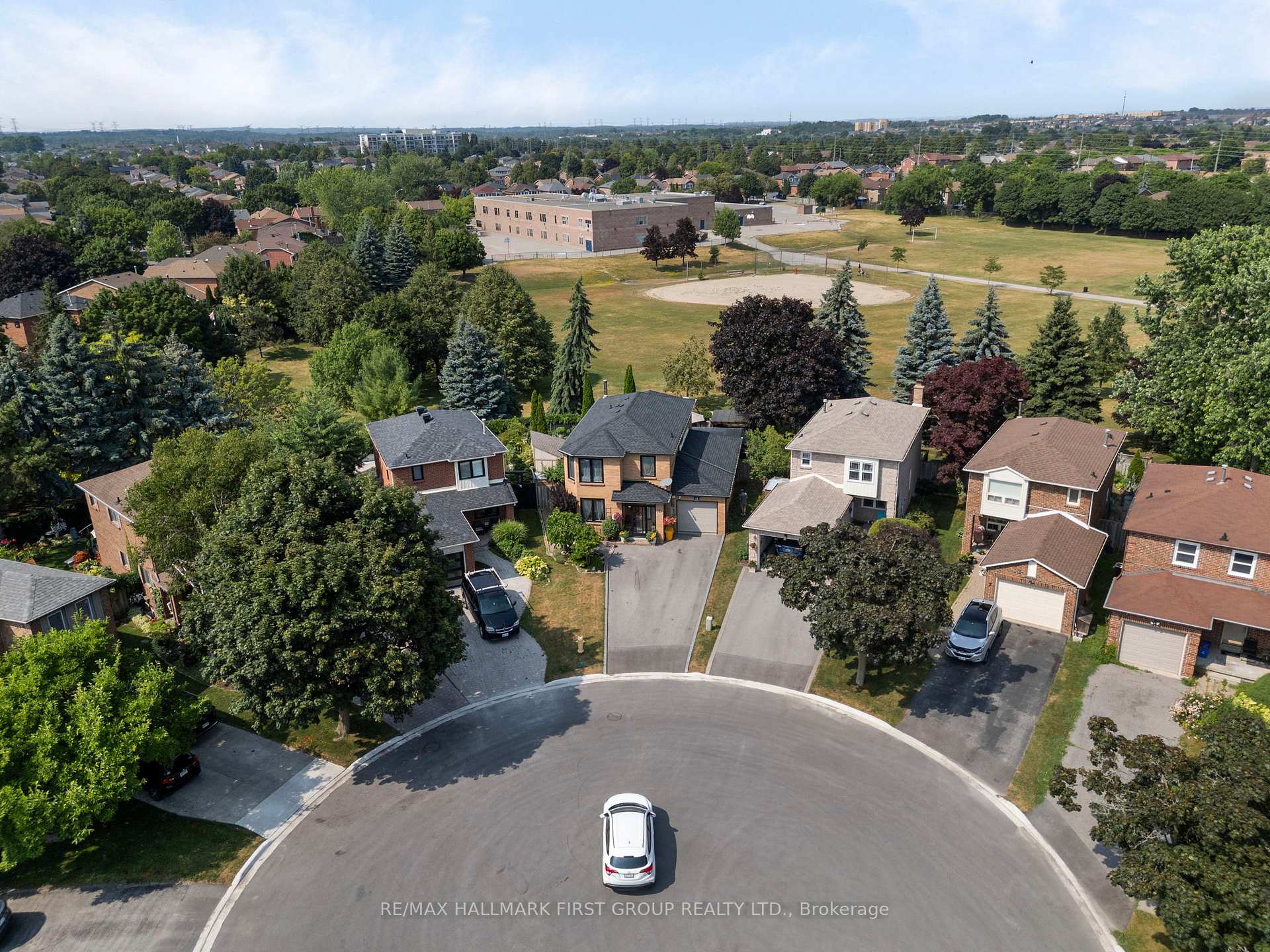 11 Bowers Court, Ajax — photo 2 of 5