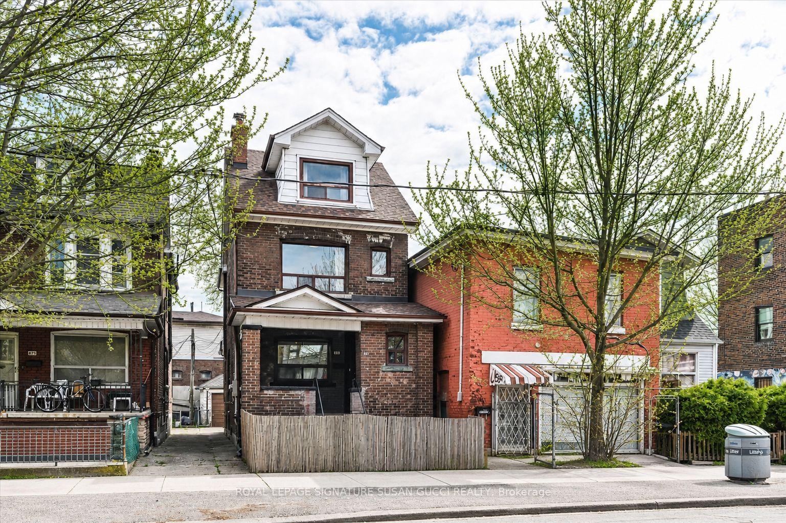 669 Greenwood Avenue, Toronto E03, ON M4J 4B3 — Toronto E03, Ontario