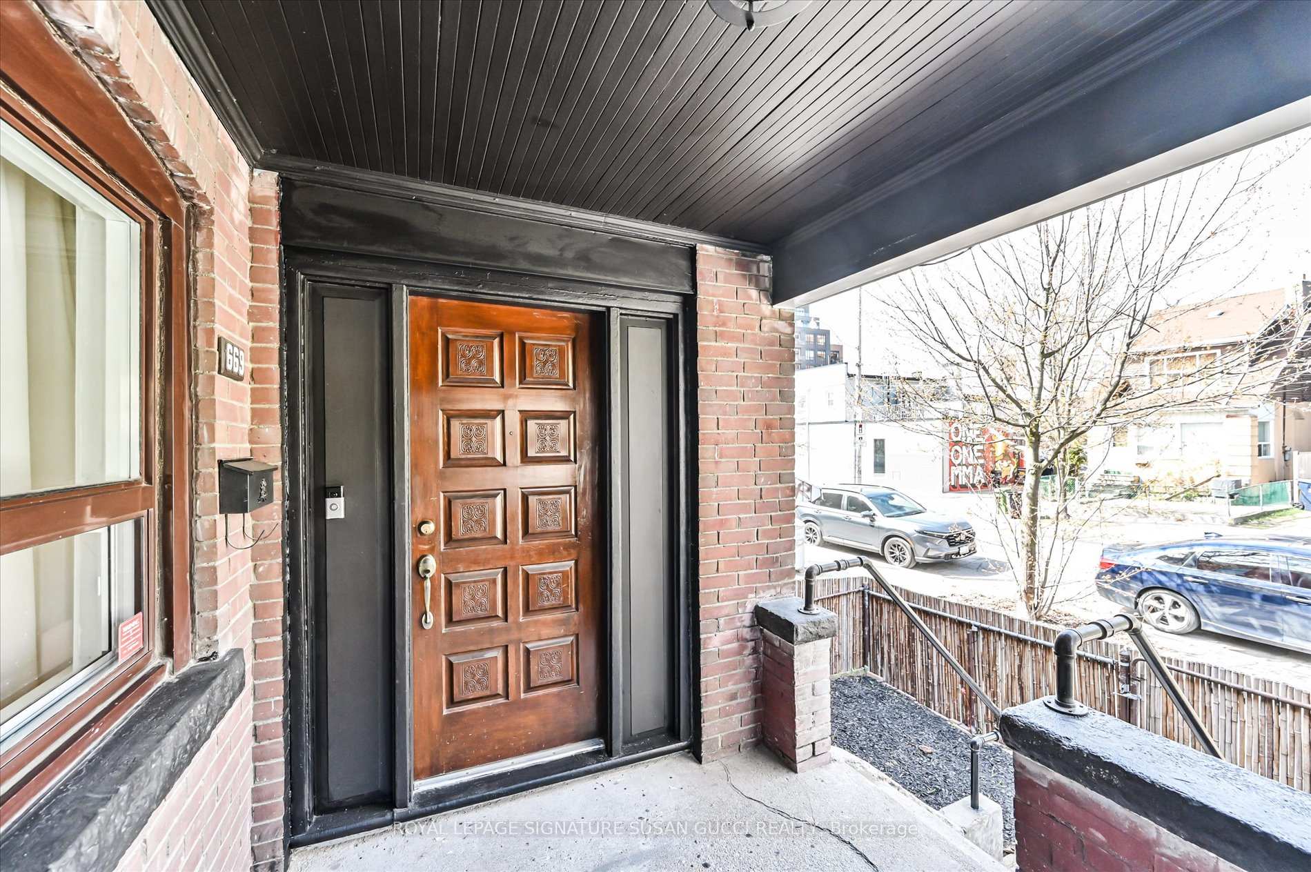 669 Greenwood Avenue, Toronto E03 — photo 2 of 5