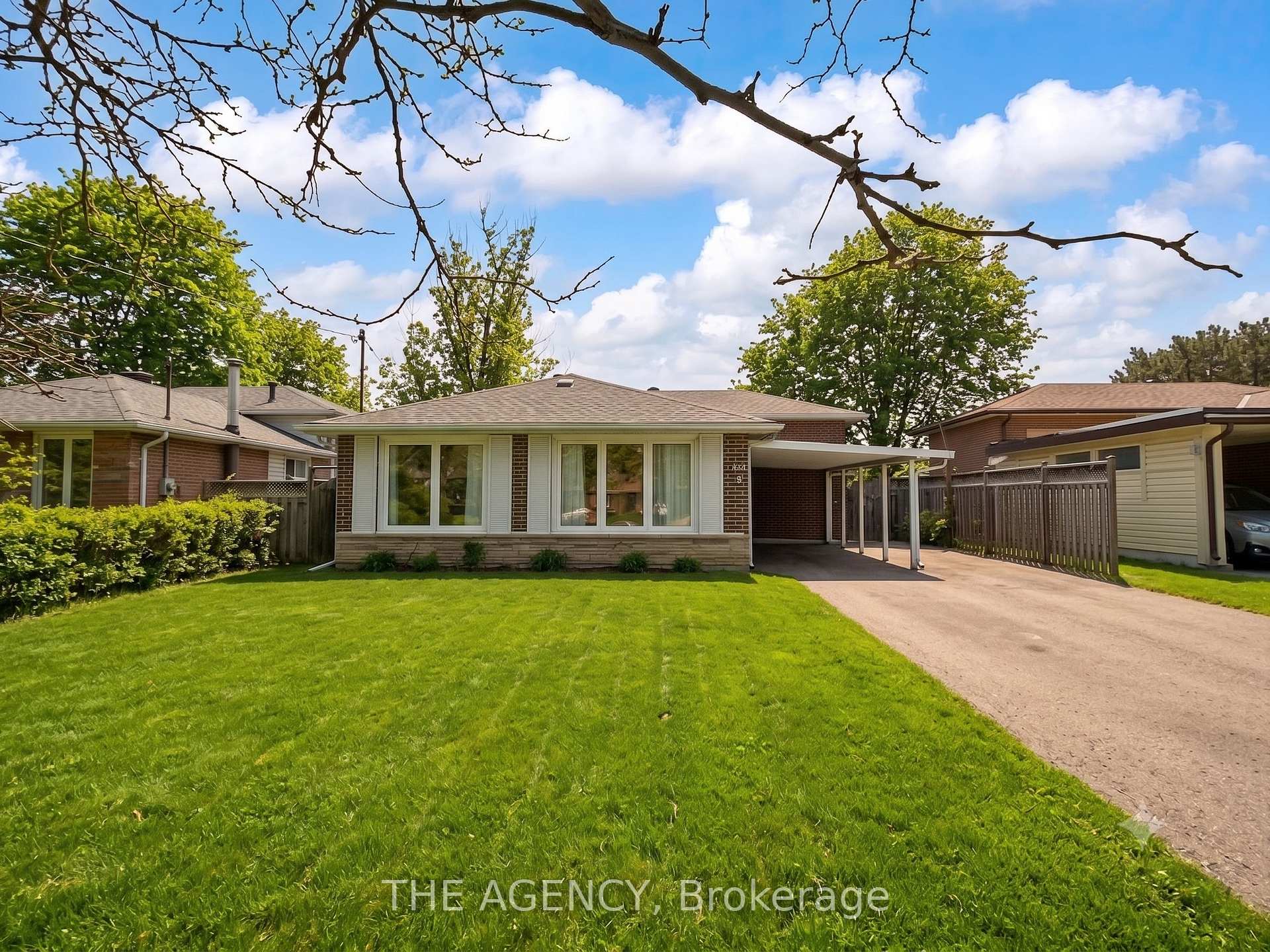 54 Manorglen Crescent, Toronto E07, ON M1S 1W4