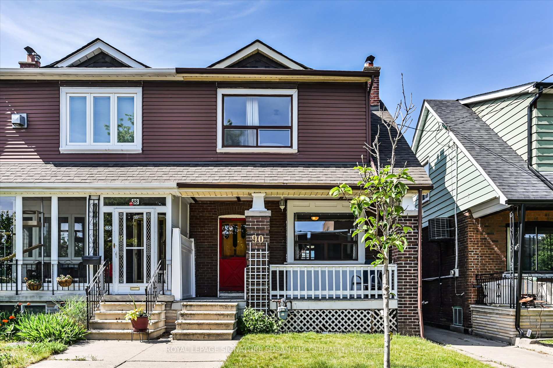 90 Glebeholme Boulevard, Toronto E03, ON M4J 1S5 — Toronto E03, Ontario