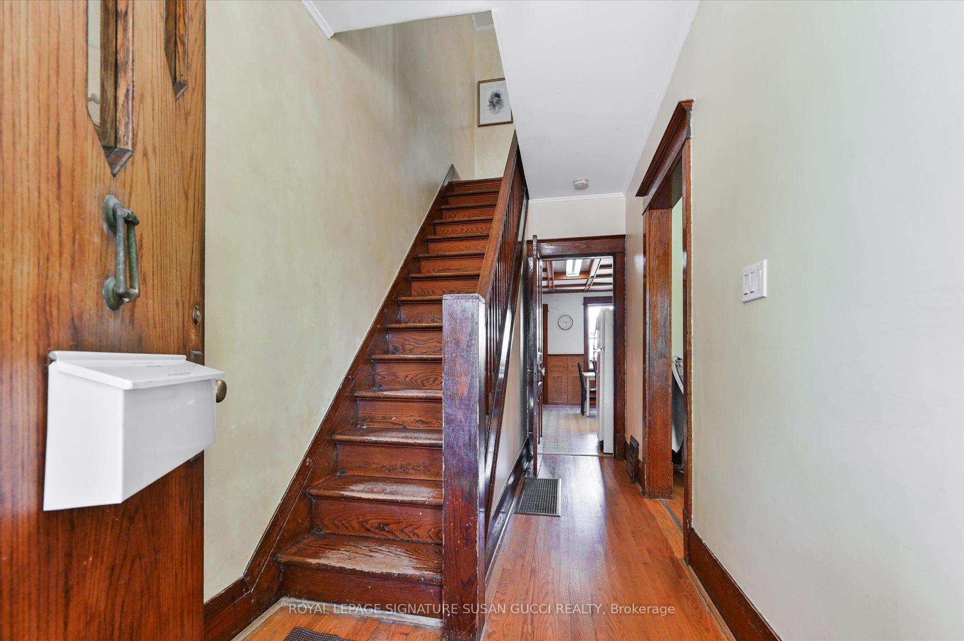 90 Glebeholme Boulevard, Toronto E03 — photo 4 of 5