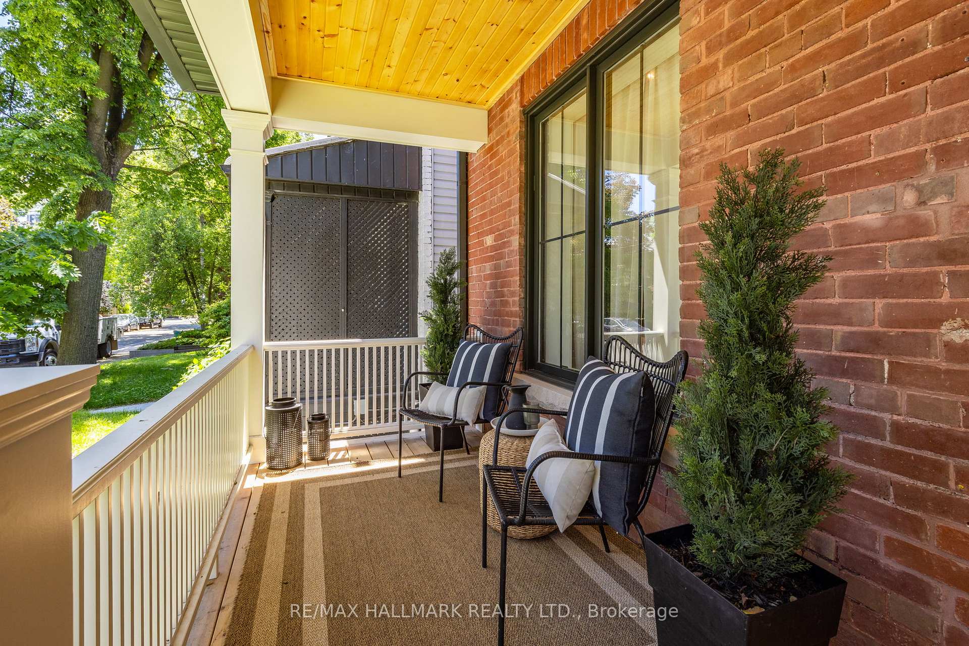 32 Howland Road, Toronto E01 — photo 2 of 5