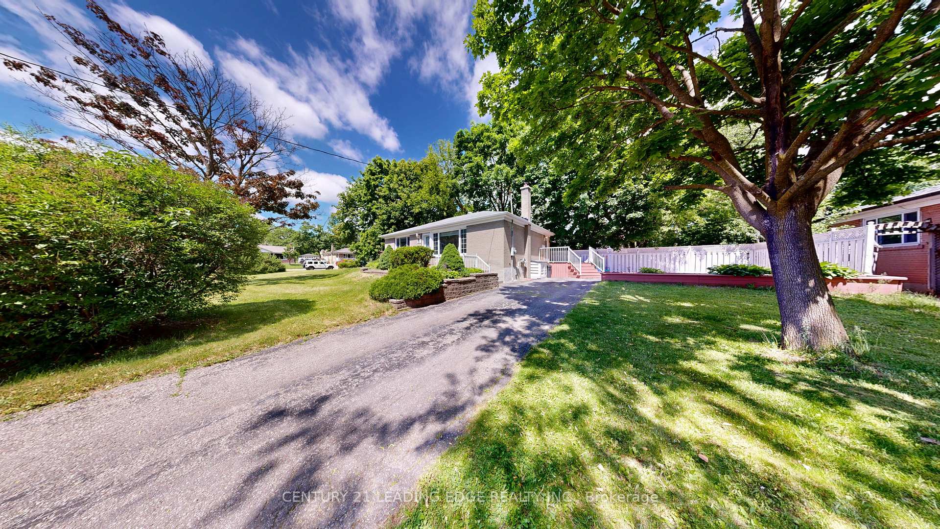11 Hiley Avenue, Ajax — photo 2 of 5