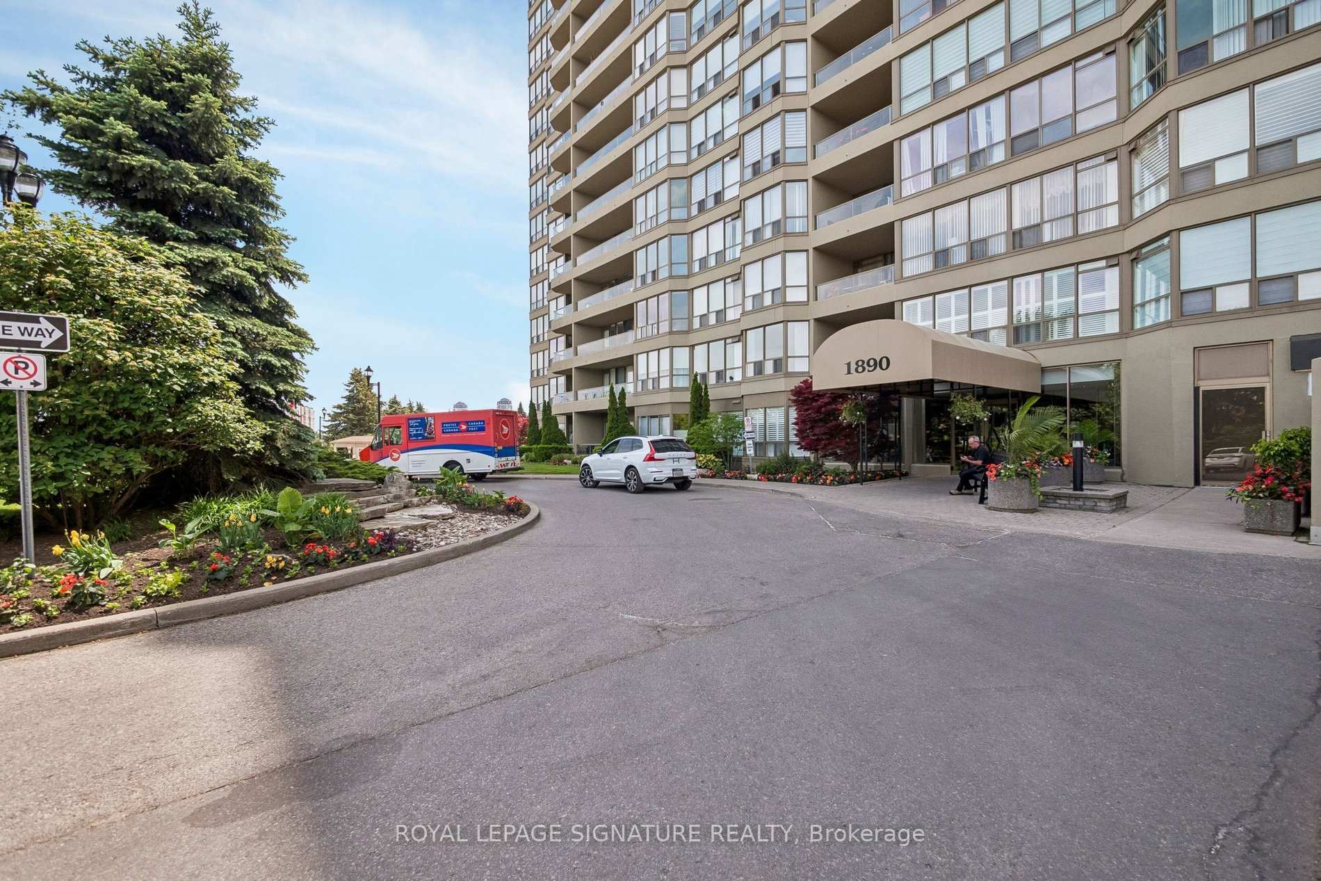 1890 Valley Farm Road 715, Pickering, ON L1V 6B4
