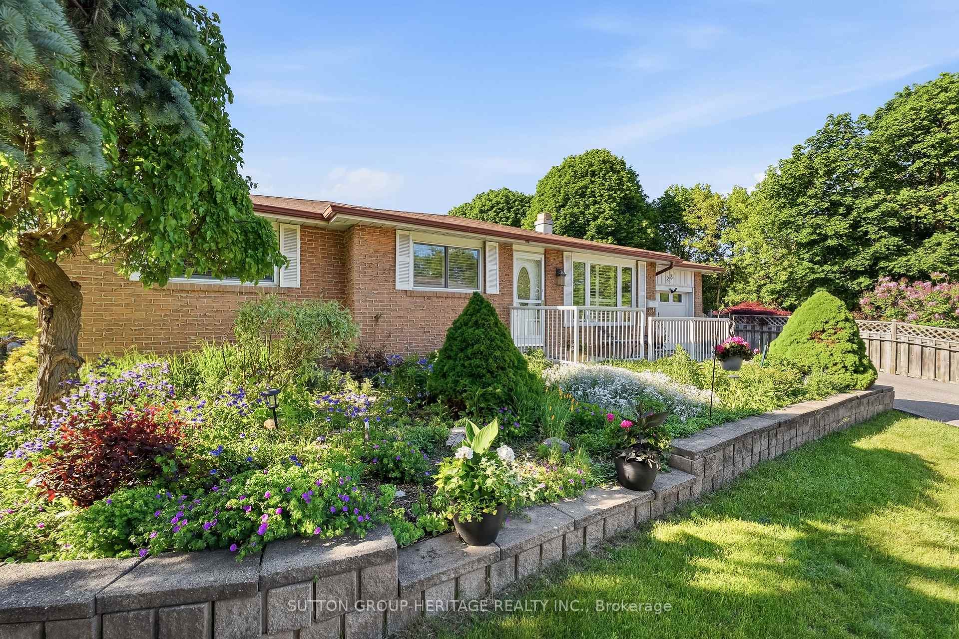 23 Jacwin Drive, Ajax — photo 2 of 5