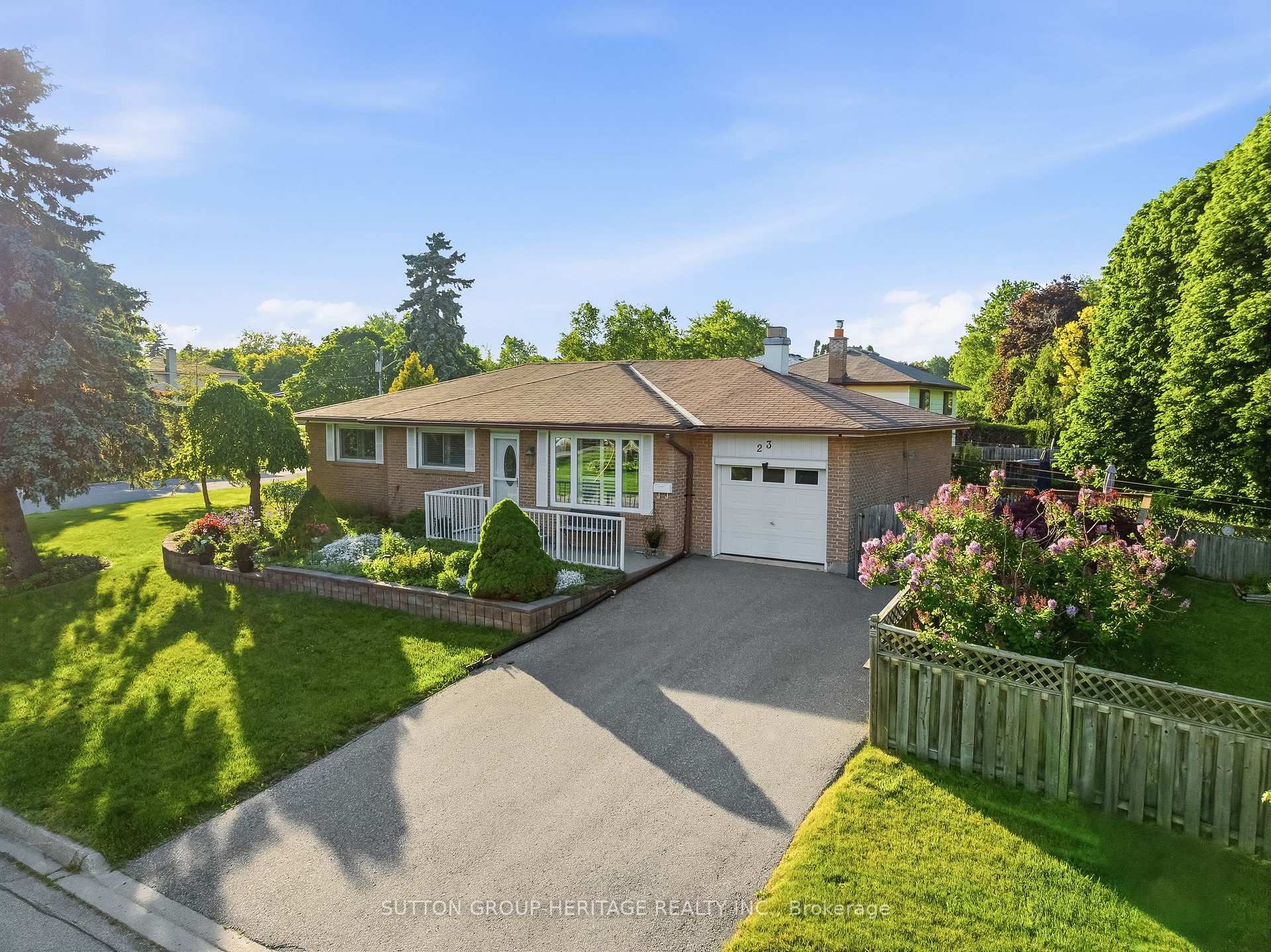 23 Jacwin Drive, Ajax — photo 3 of 5