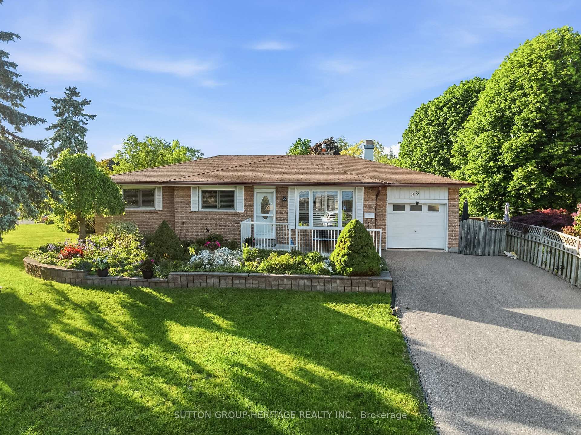 23 Jacwin Drive, Ajax — photo 4 of 5