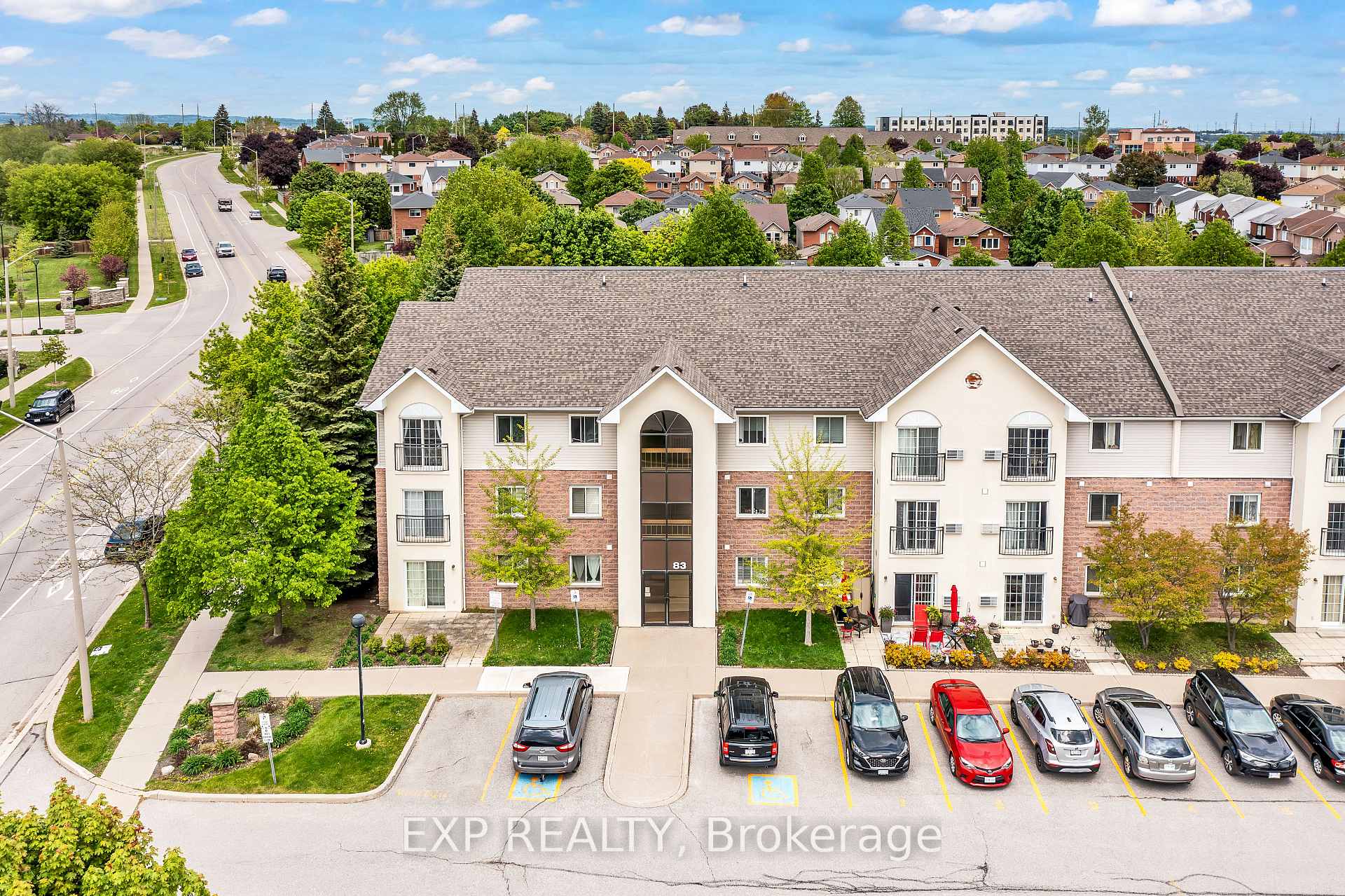83 Aspen Springs Drive 208, Clarington, ON L1C 5J7