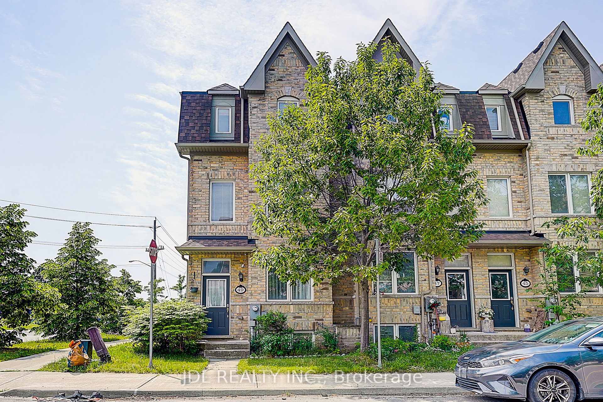49 Kawneer Terrace, Toronto E04, ON M1P 0C2