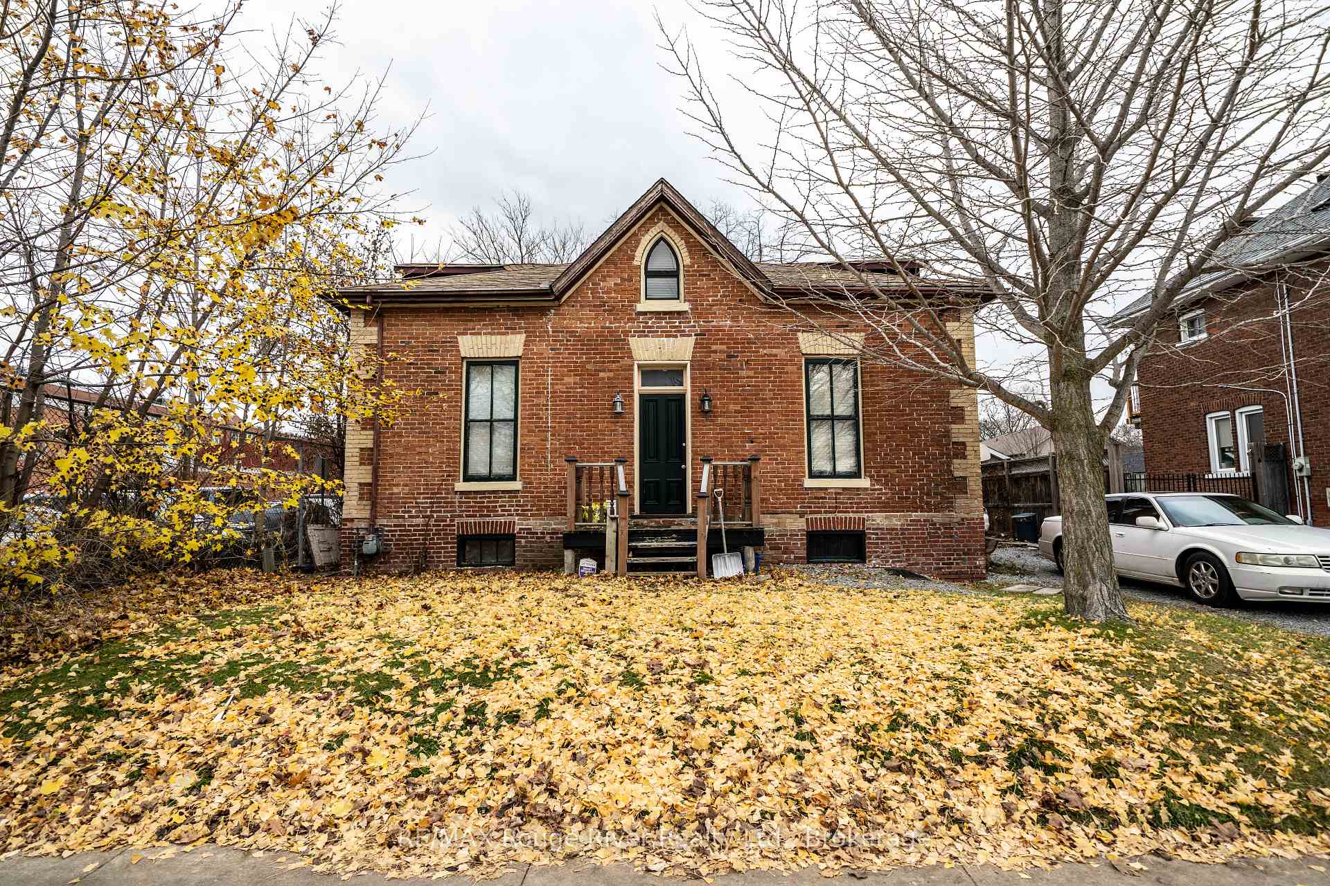 342 Mary Street N, Oshawa, ON L1G 5C8