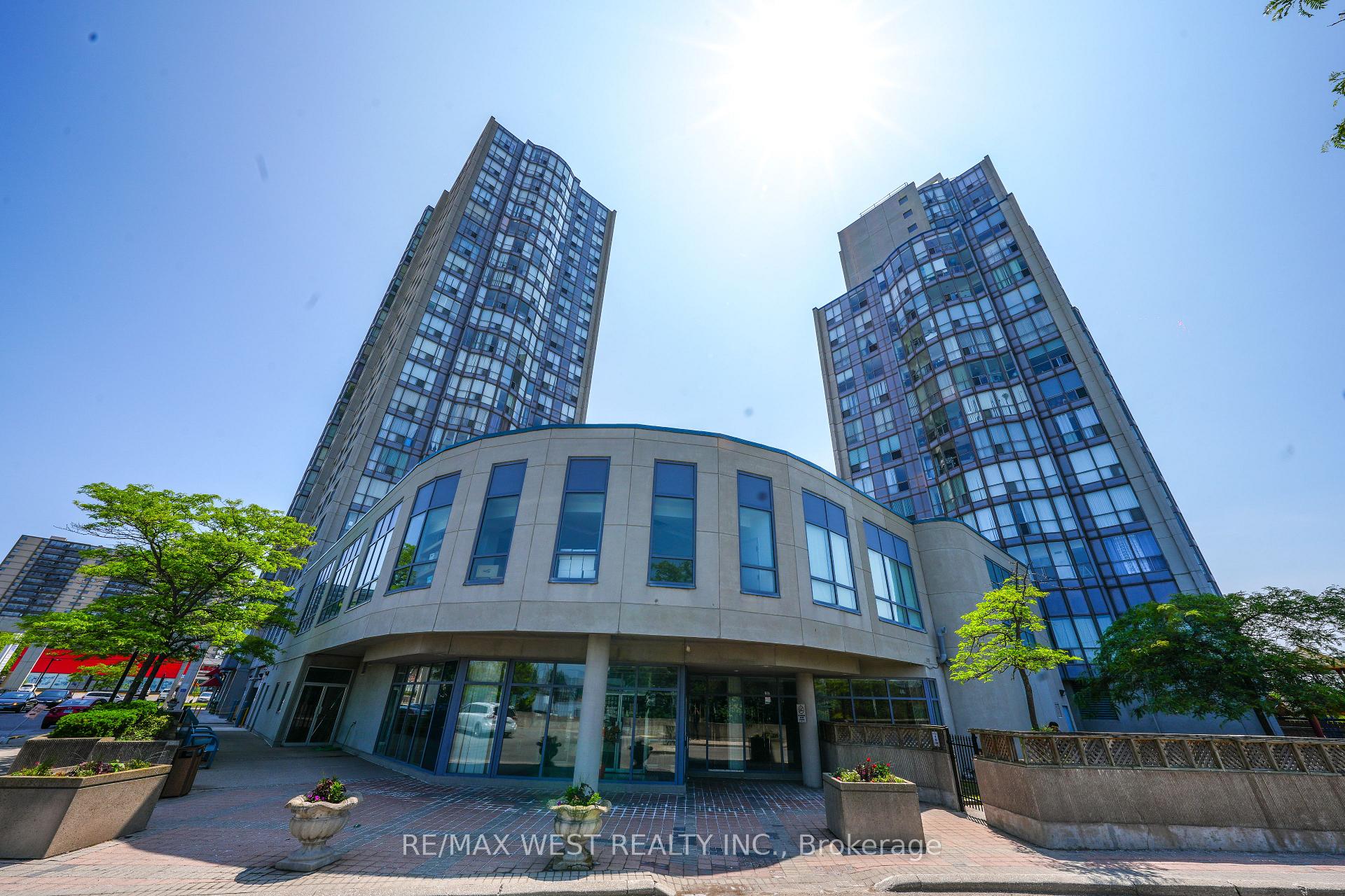 1470 Midland Avenue 608, Toronto E04, ON M1P 3B9