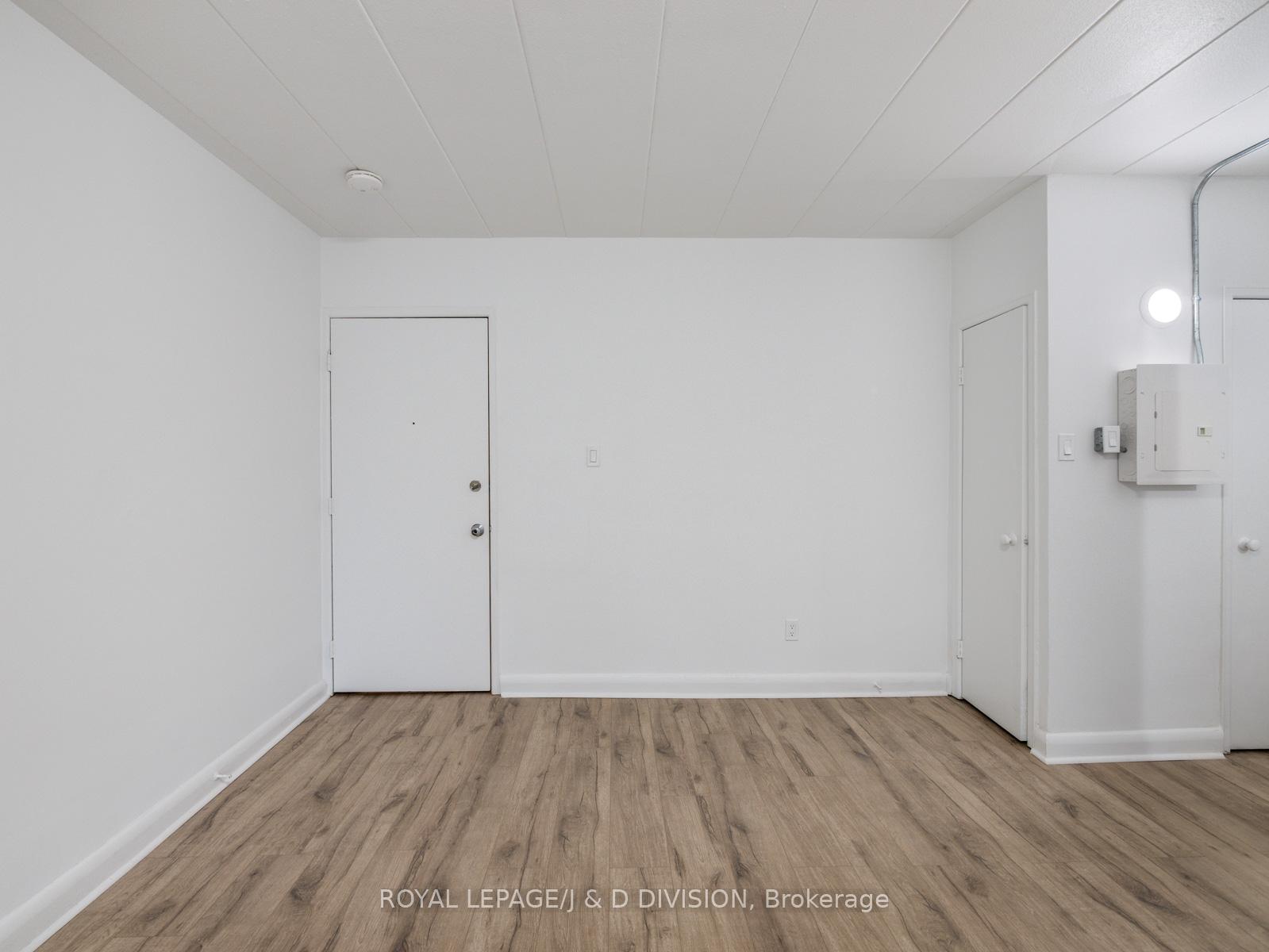 325 Sammon Avenue 102, Toronto E03 — photo 3 of 5