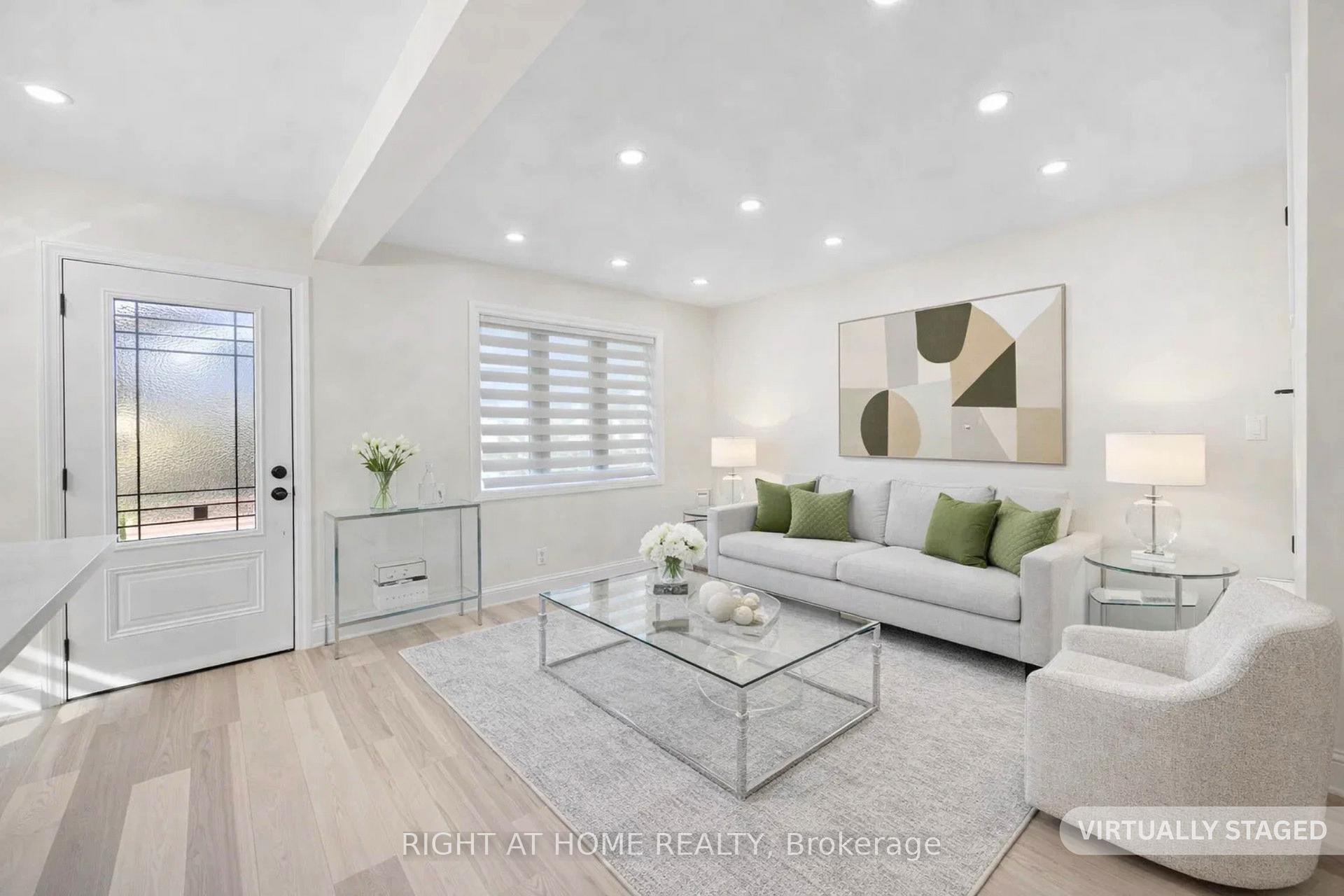 961 Victoria Park Avenue Main Fl, Toronto E04, ON M4B 2J4