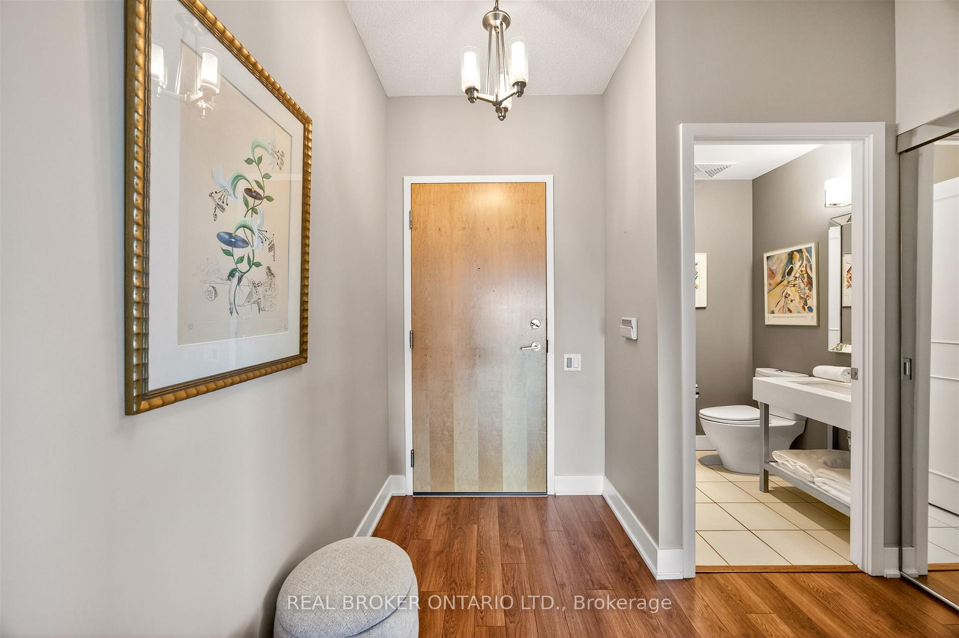 1048 Broadview Avenue 2402, Toronto E03 — photo 2 of 5