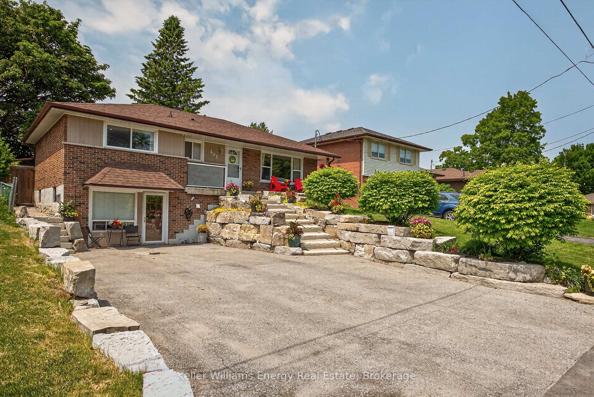405 Bernhard Crescent, Oshawa, ON L1G 2B7