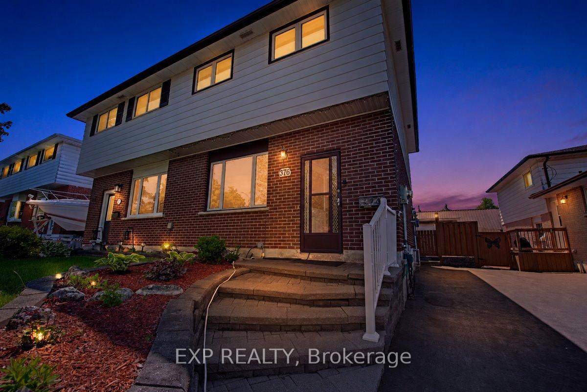 376 Surrey Drive, Oshawa, ON L1G 6H1