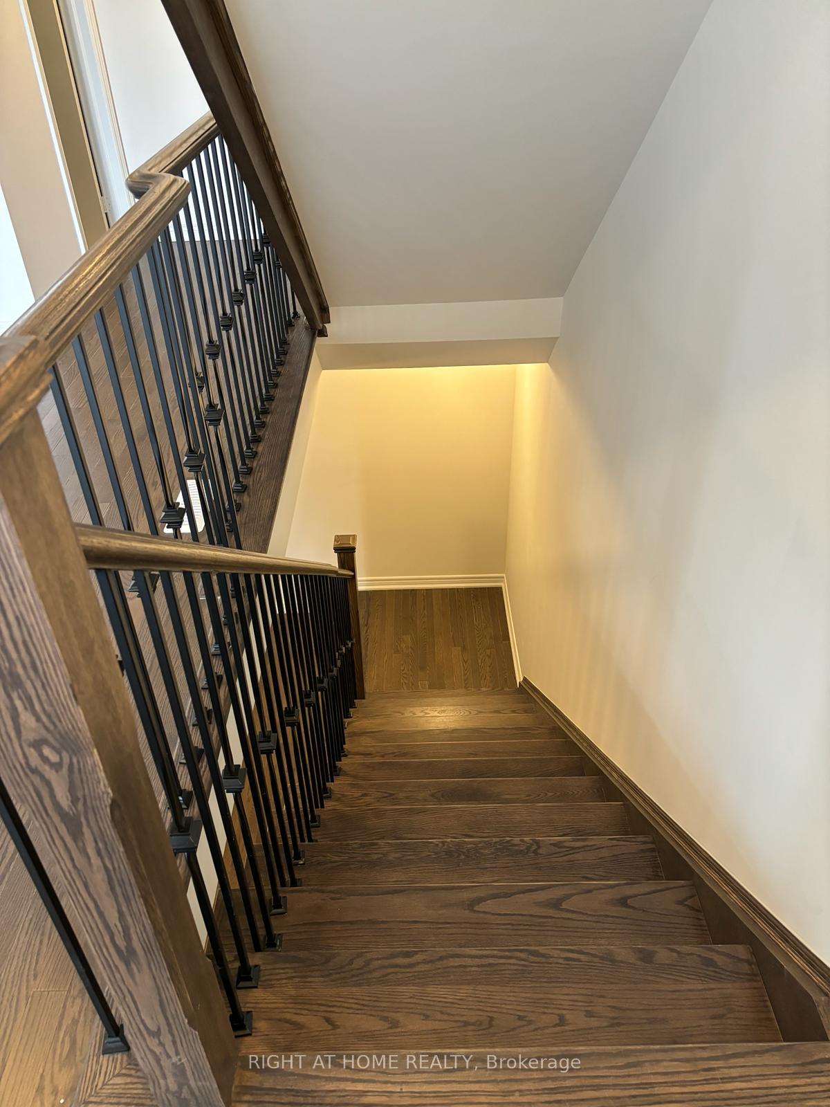 504 Littlewood Lane, Ajax — photo 5 of 5