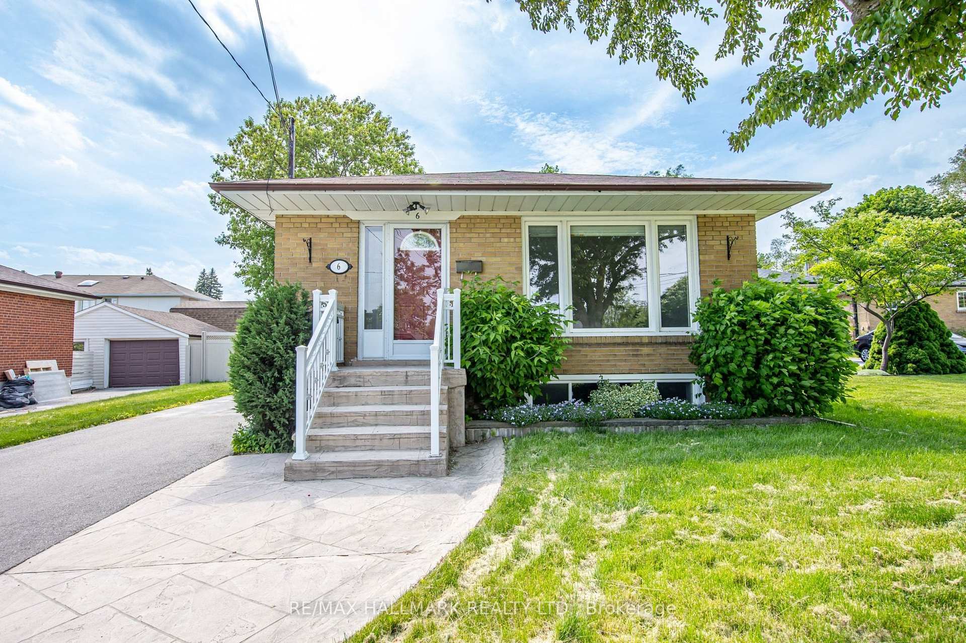 6 Paloma Place Main, Toronto E09, ON M1J 1P7