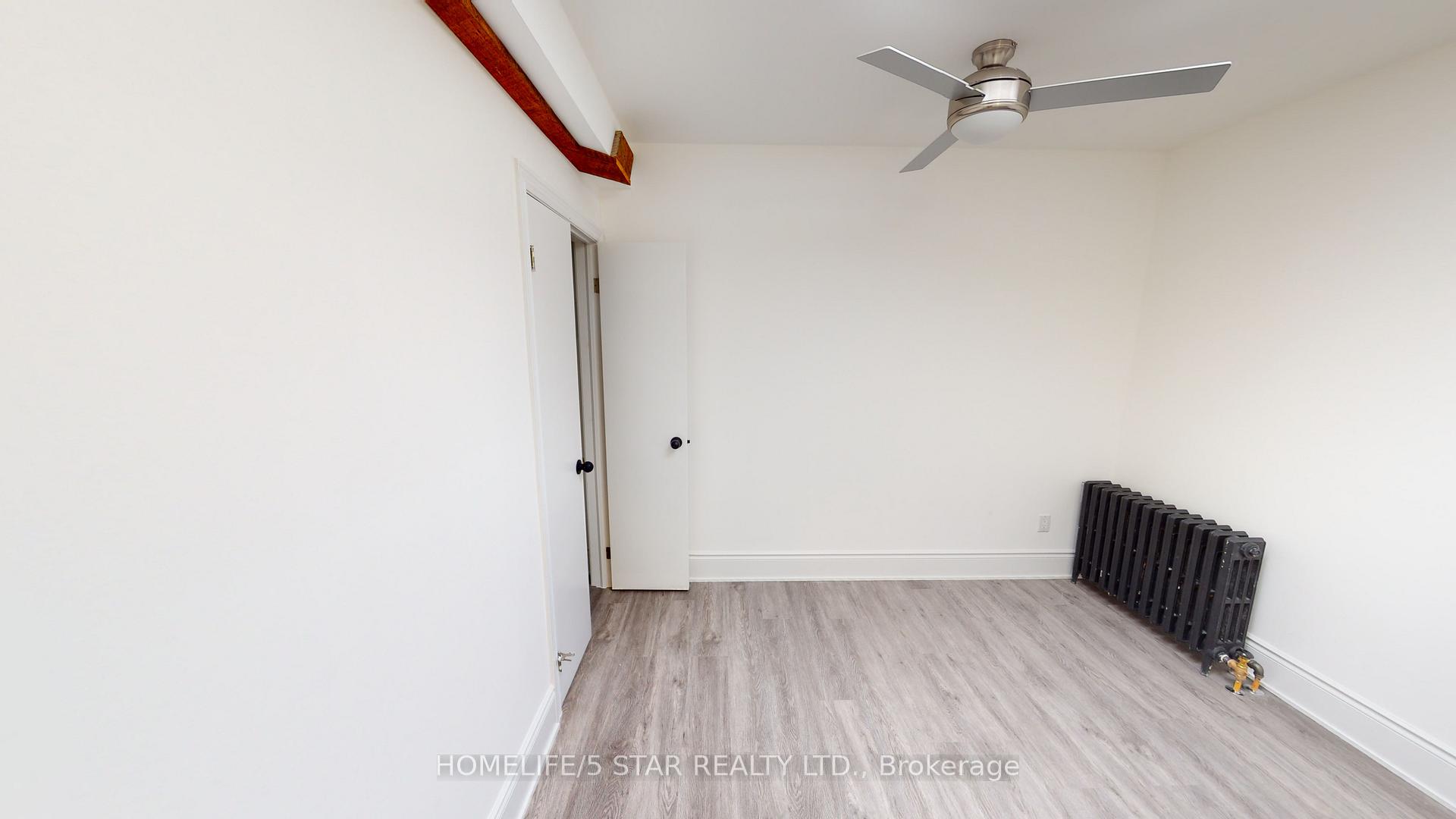 1152 Gerrard Street E 211, Toronto E01 — photo 5 of 5