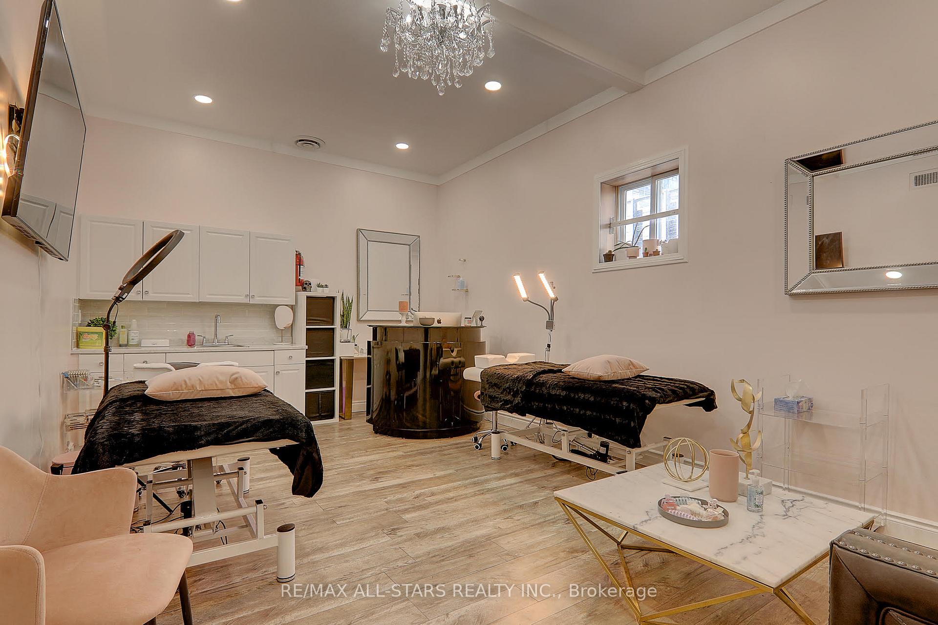 715 Queen Street E 101, Toronto E01 — photo 3 of 5