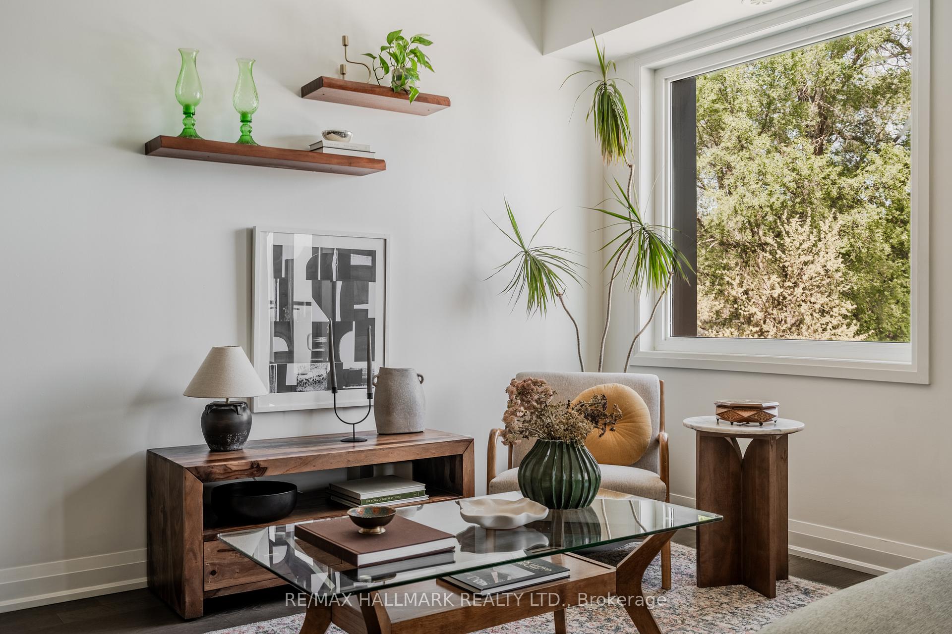 100 Coxwell Avenue 15, Toronto E01, ON M4L 0B5 — Toronto E01, Ontario