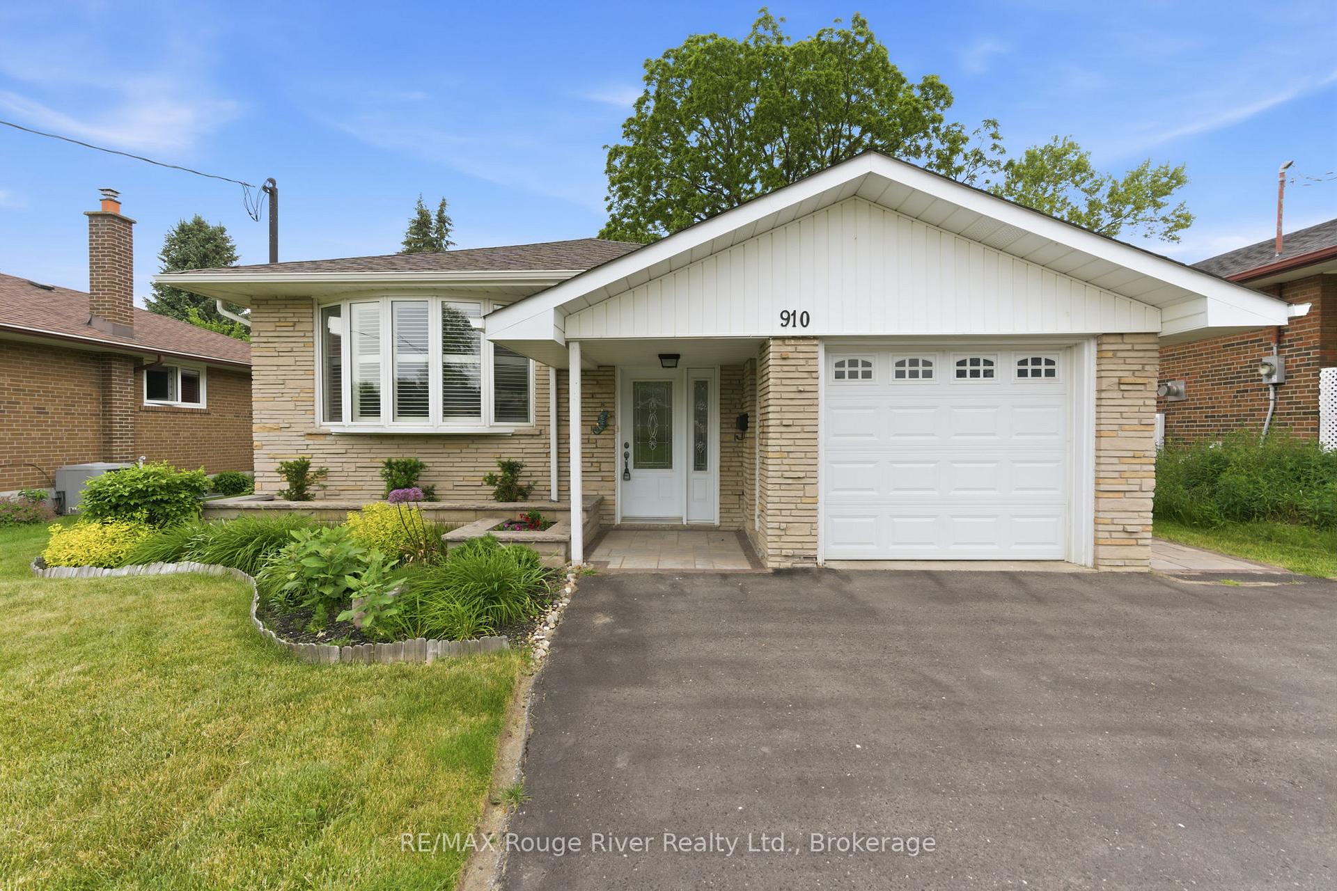 910 Crocus Crescent, Whitby, ON L1N 2A7