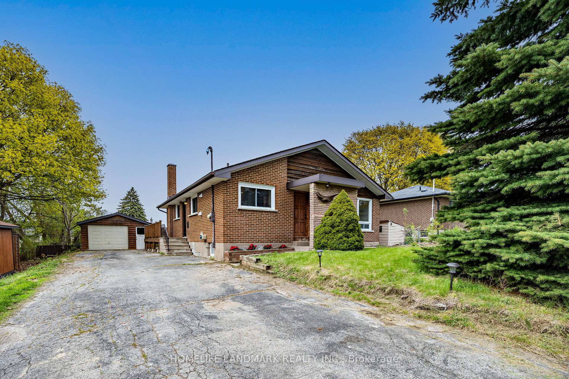 500 Larry Avenue, Oshawa, ON L1K 2B7