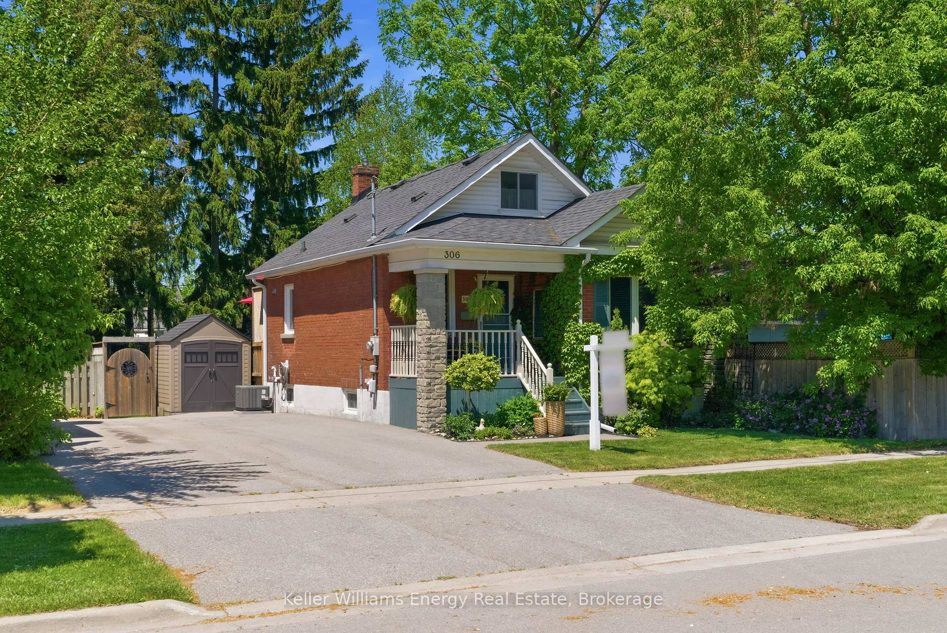 306 Courcellette Avenue, Oshawa, ON L1H 2E5