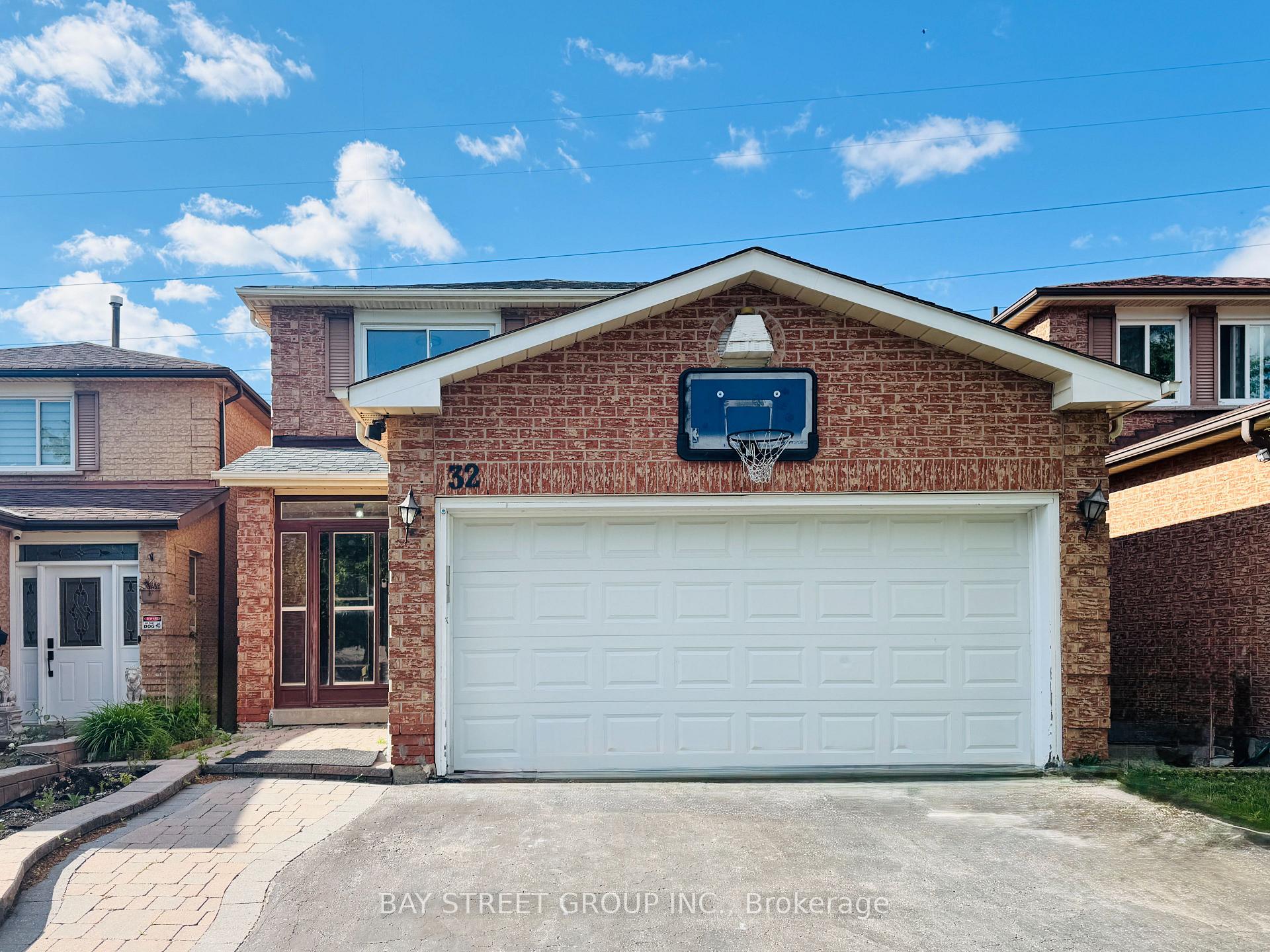 32 Perthshire Street, Toronto E05, ON M1V 3A9