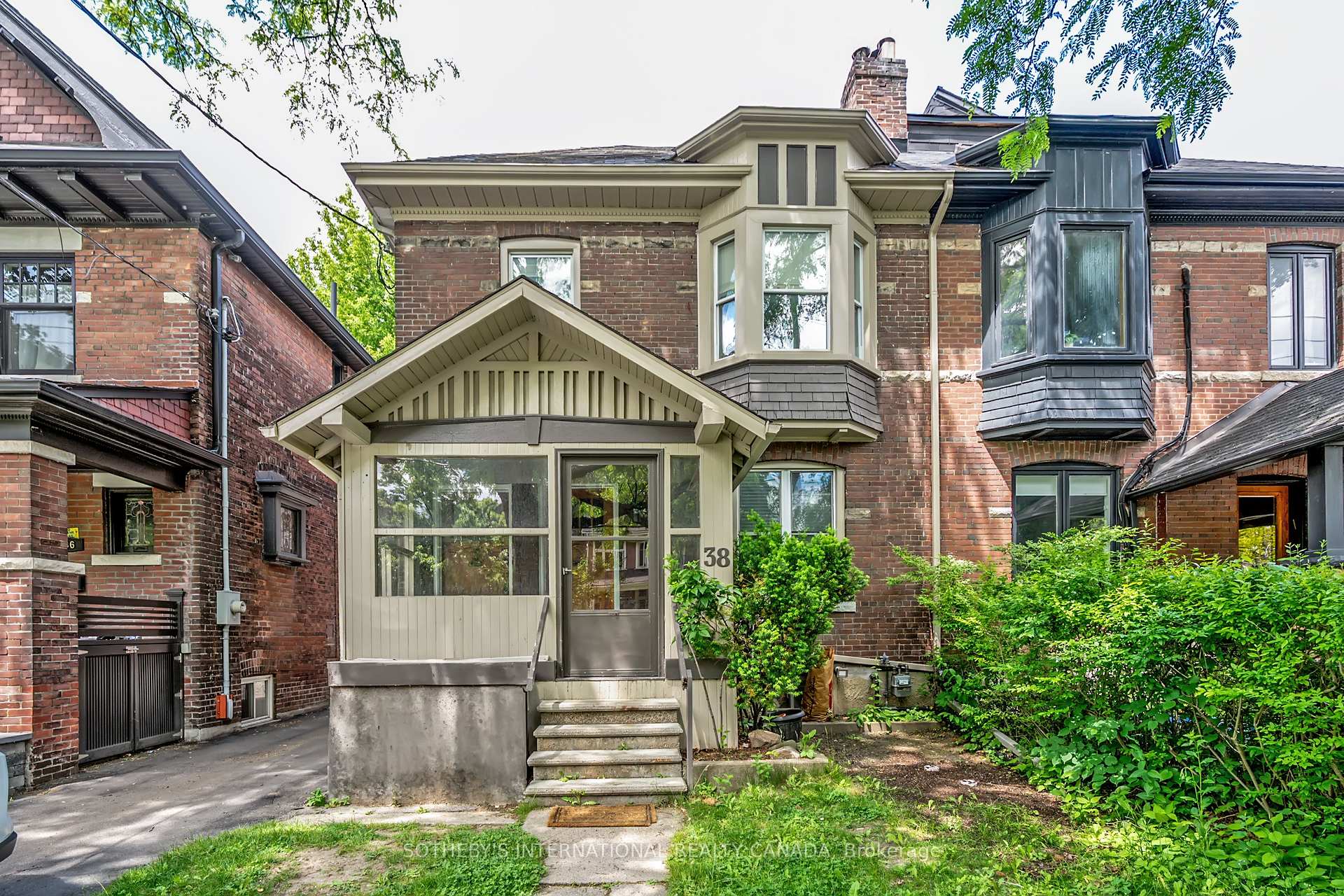 38 Browning Avenue Upper, Toronto E03, ON M4K 1V7 — Toronto E03, Ontario