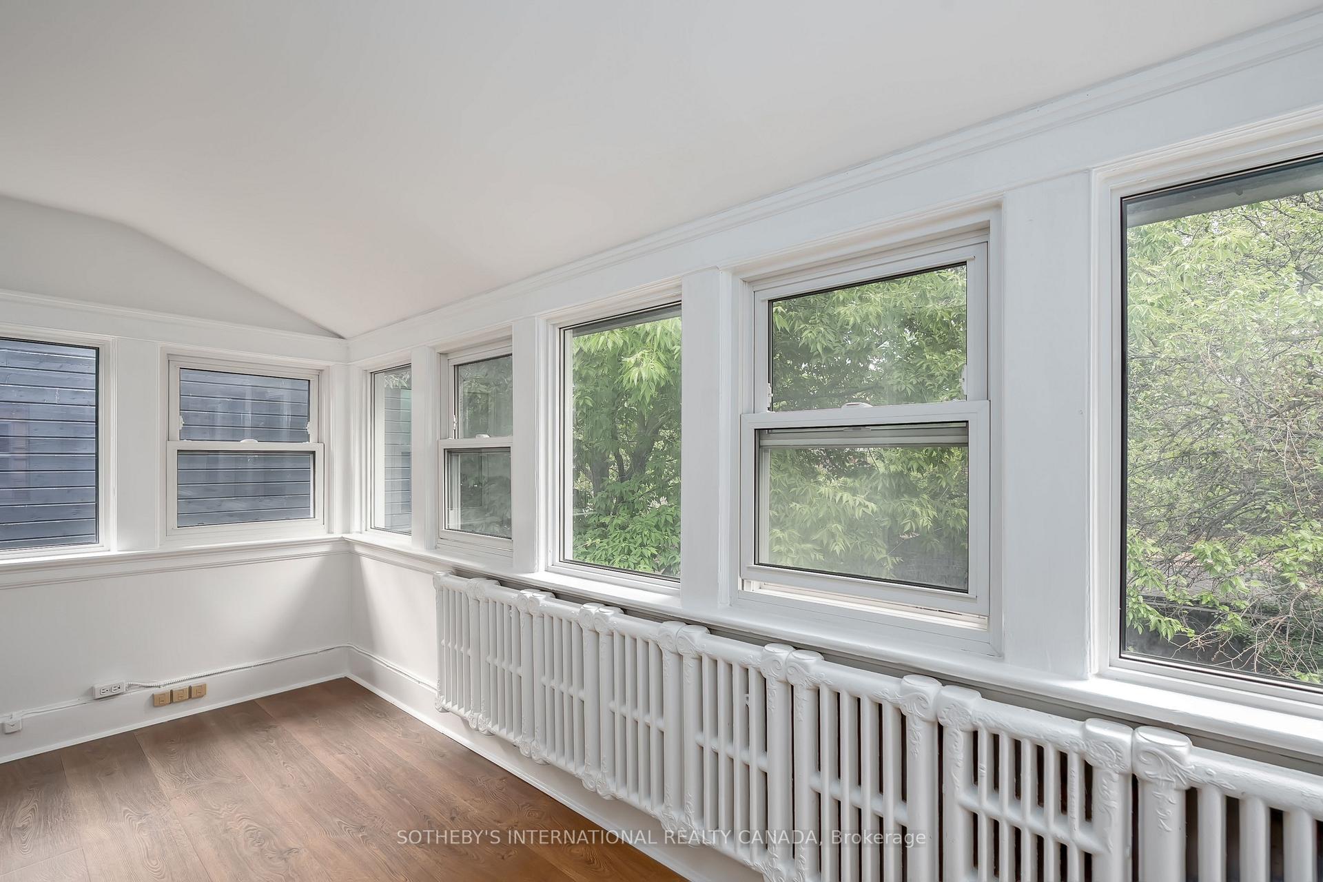 38 Browning Avenue Upper, Toronto E03 — photo 4 of 5
