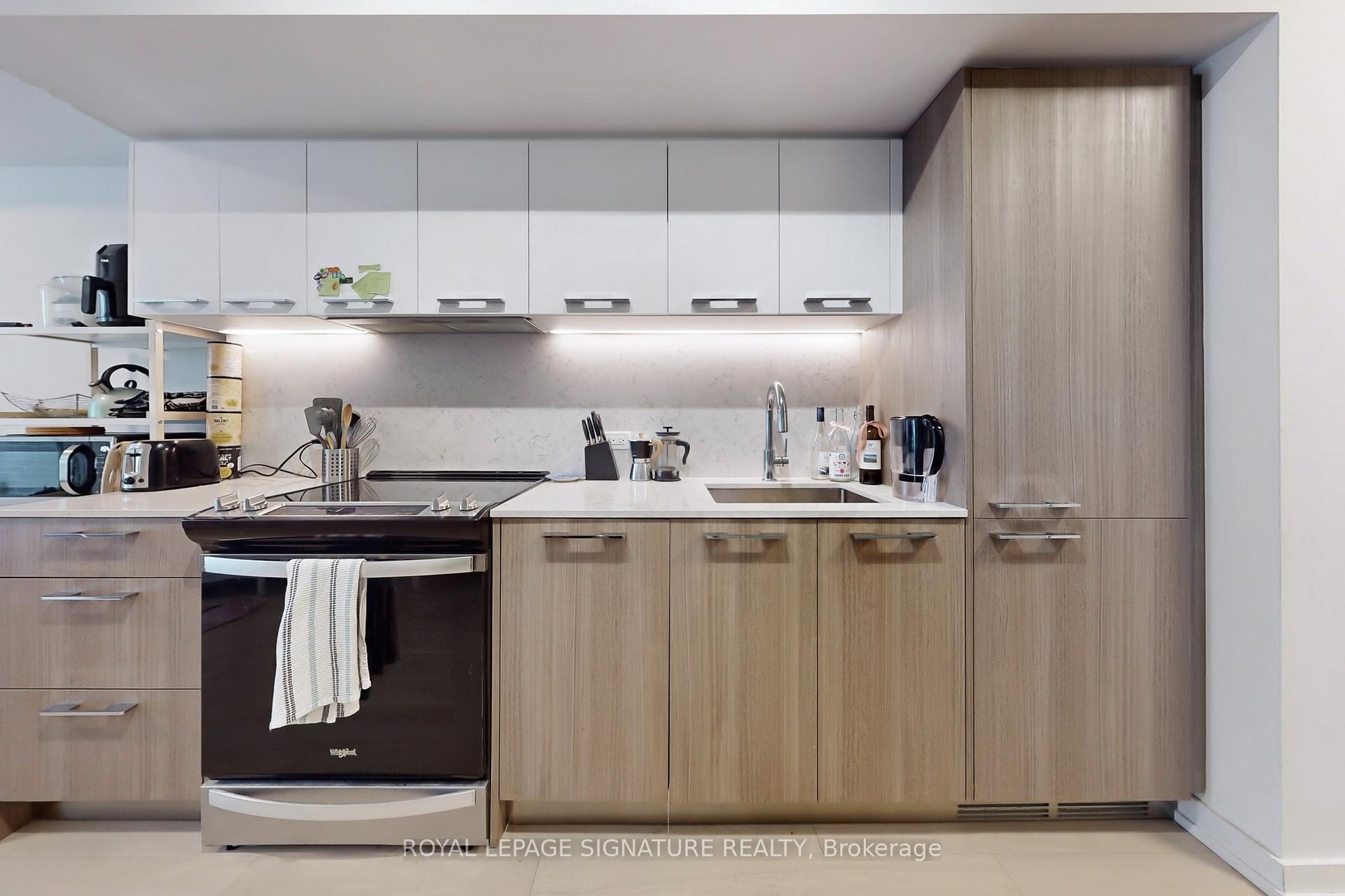 45 Baseball Place 303, Toronto E01 — photo 4 of 5