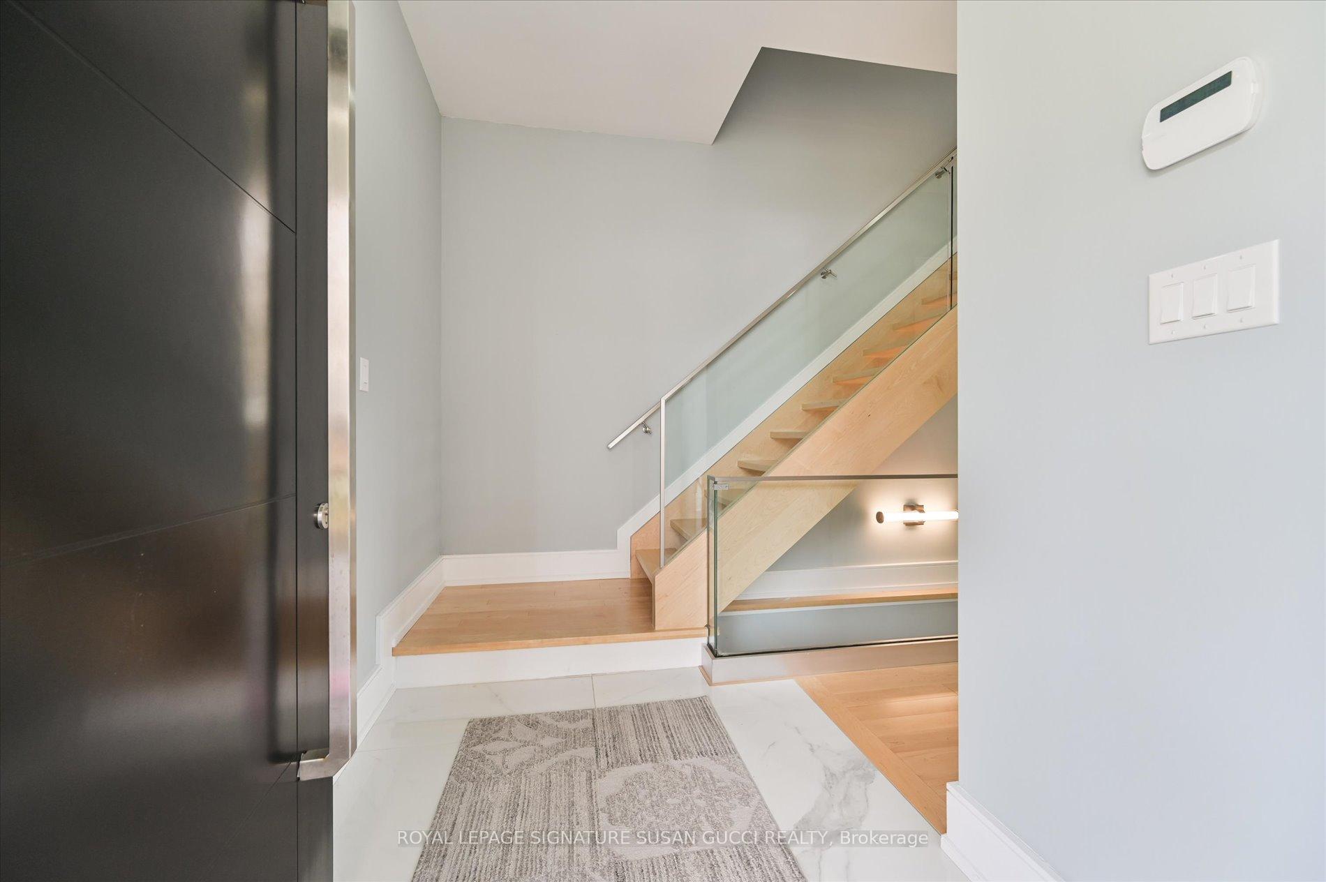96 Squires Avenue, Toronto E03 — photo 4 of 5