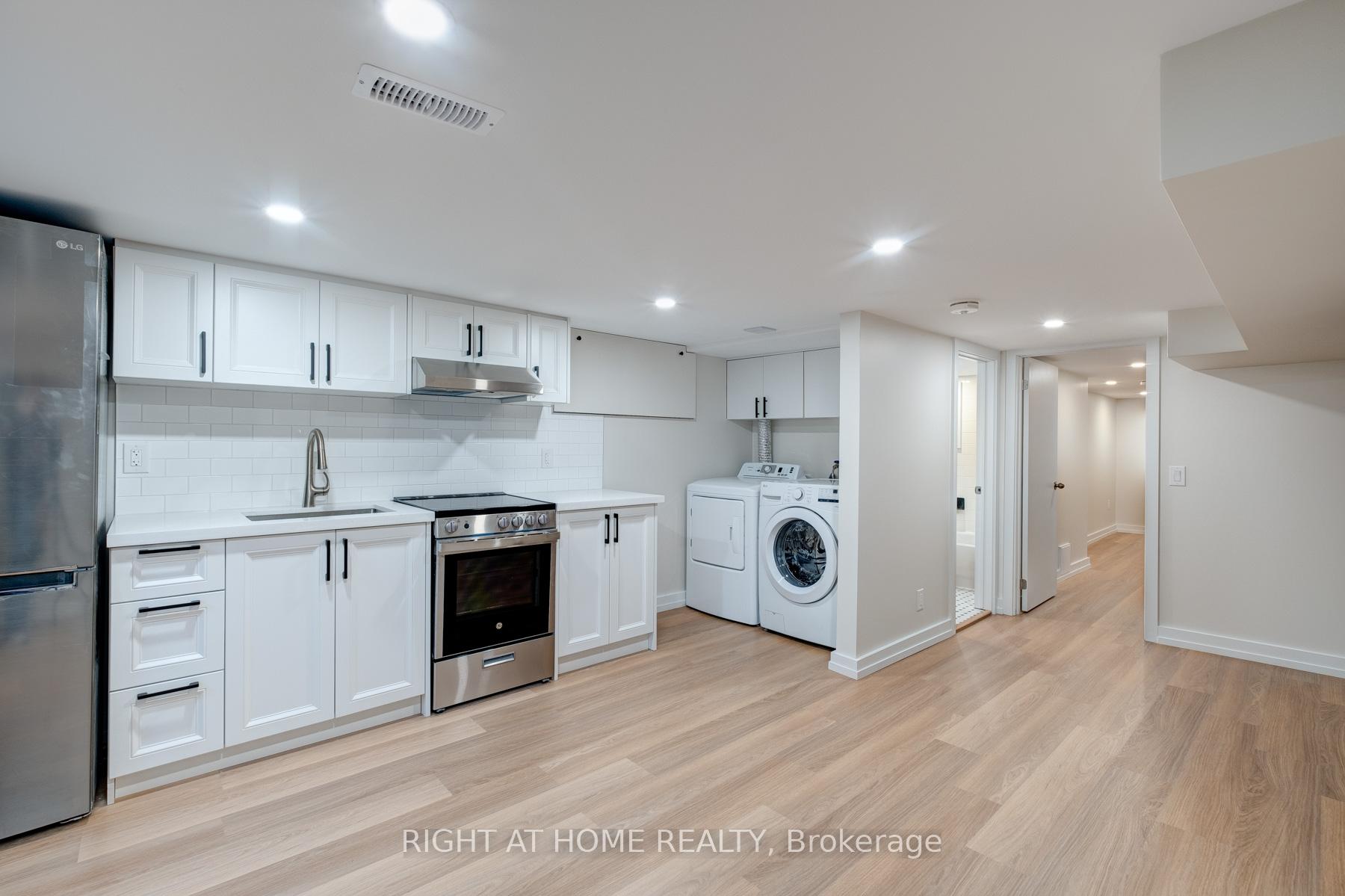 3 Muriel Avenue Lower, Toronto E03 — photo 2 of 5
